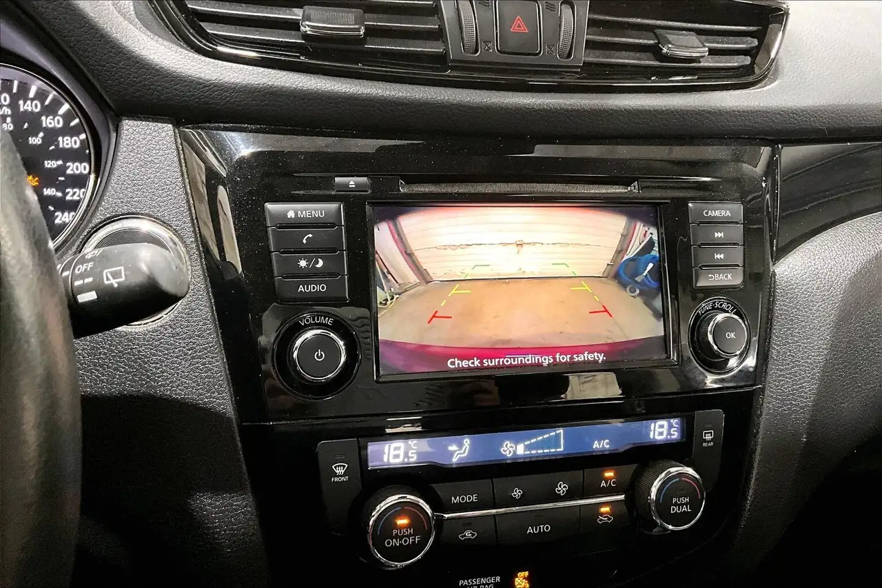 Nissan Qashqai снимка Nissan Qashqai