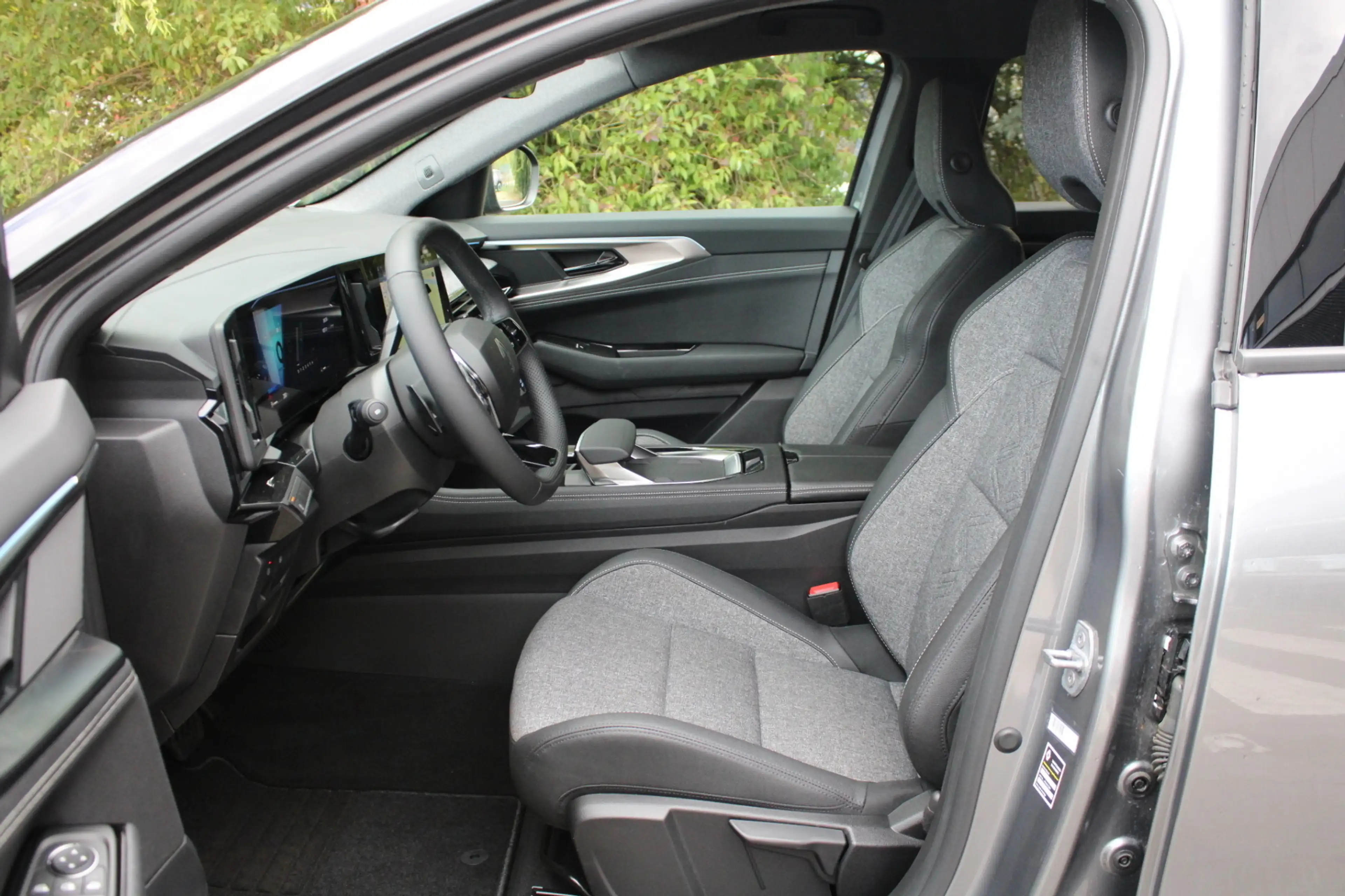 Renault Austral Techno TCe 160 Mild-Hybrid — photo 11