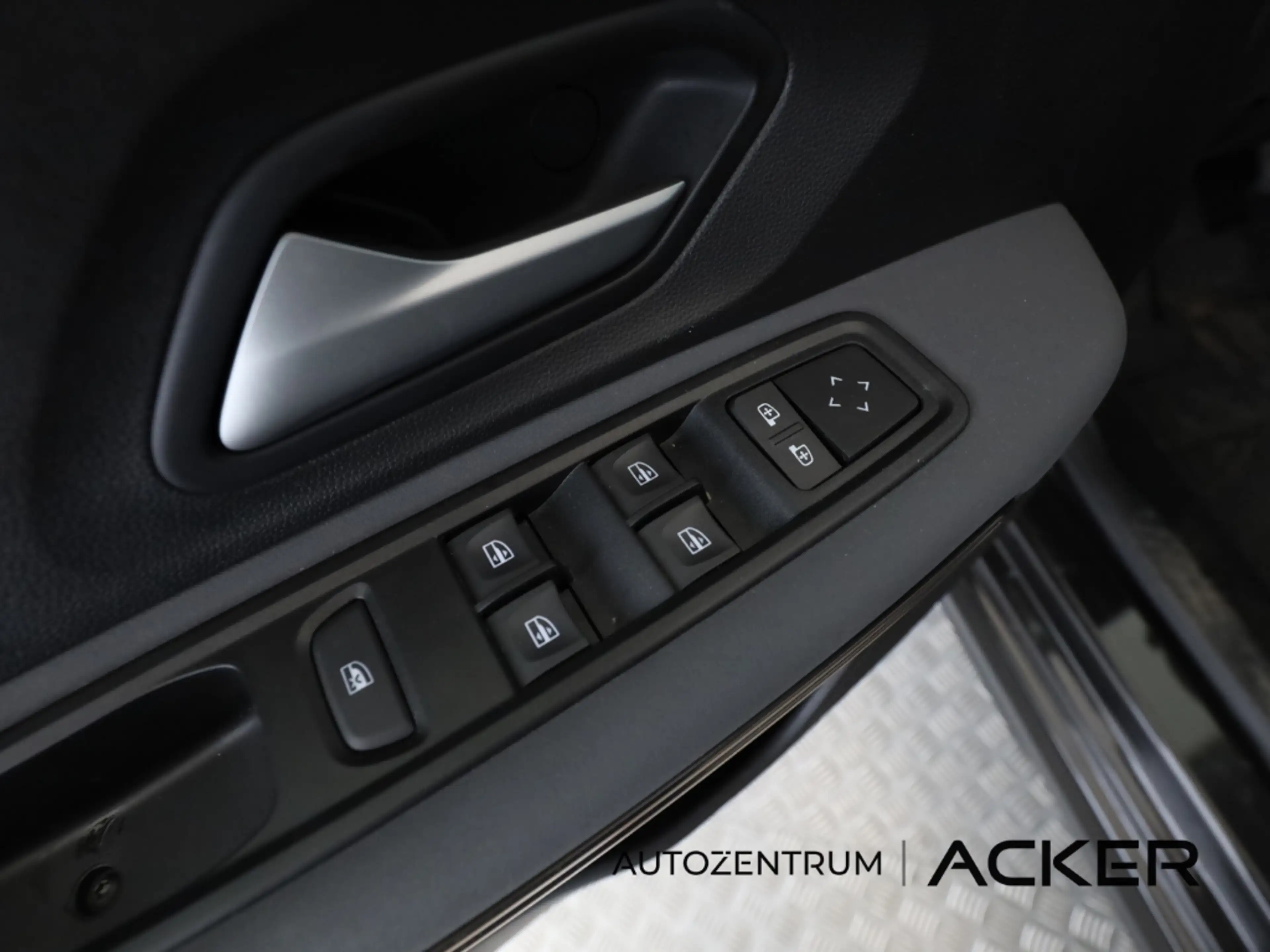 Dacia Jogger Extreme TCe 110 7-Sitzer City-P/RFK/PDC — photo 11