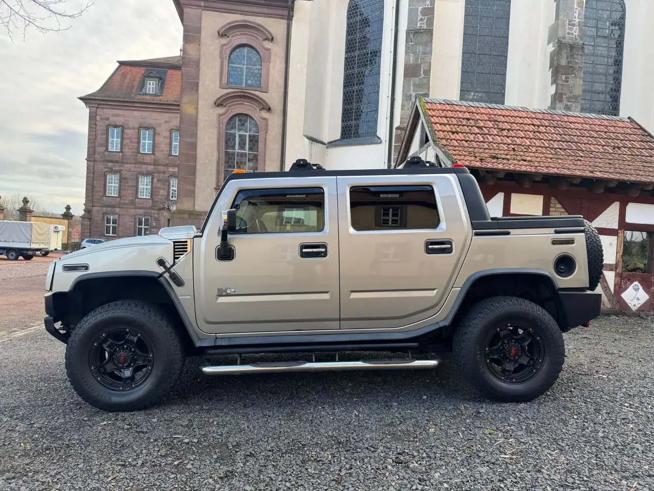 HUMMER H2