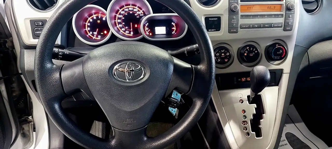 Toyota Matrix photo Toyota Matrix