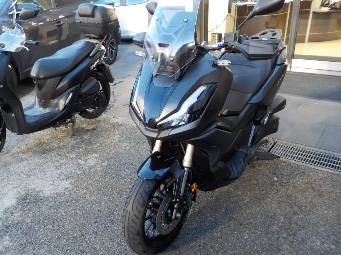 Honda ADV 350 Anno 2024 Negro - 2