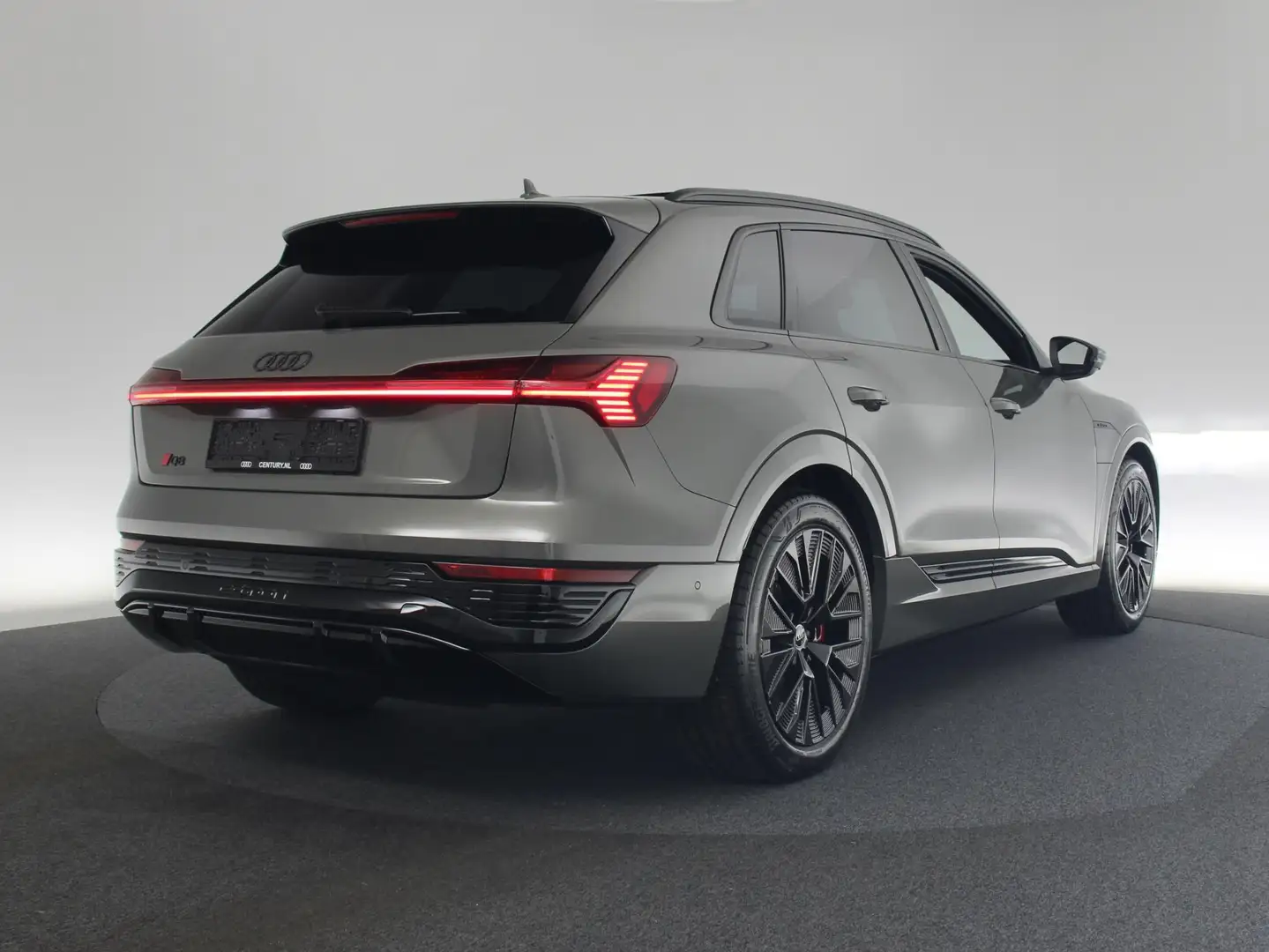 Audi Q8 e-tron S Edition 50 250kw/340pk 95Kwh |PANORAMADAK | VOL Gri - 2