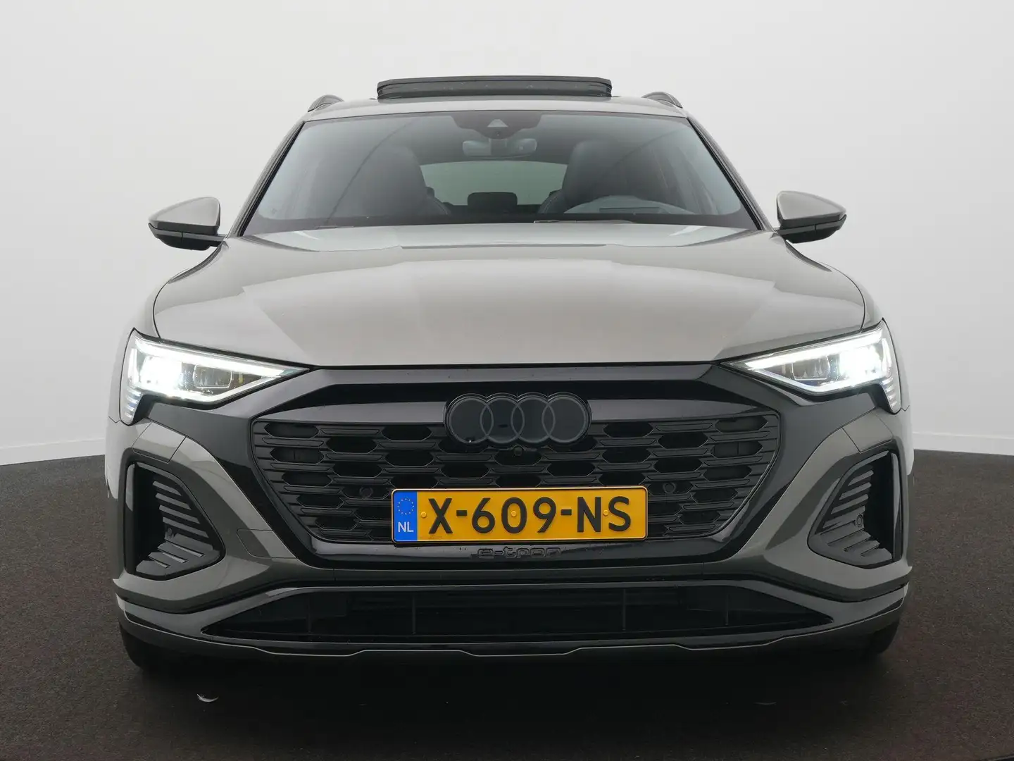 Audi Q8 e-tron S Edition 50 250kw/340pk 95Kwh |PANORAMADAK | VOL Szürke - 2