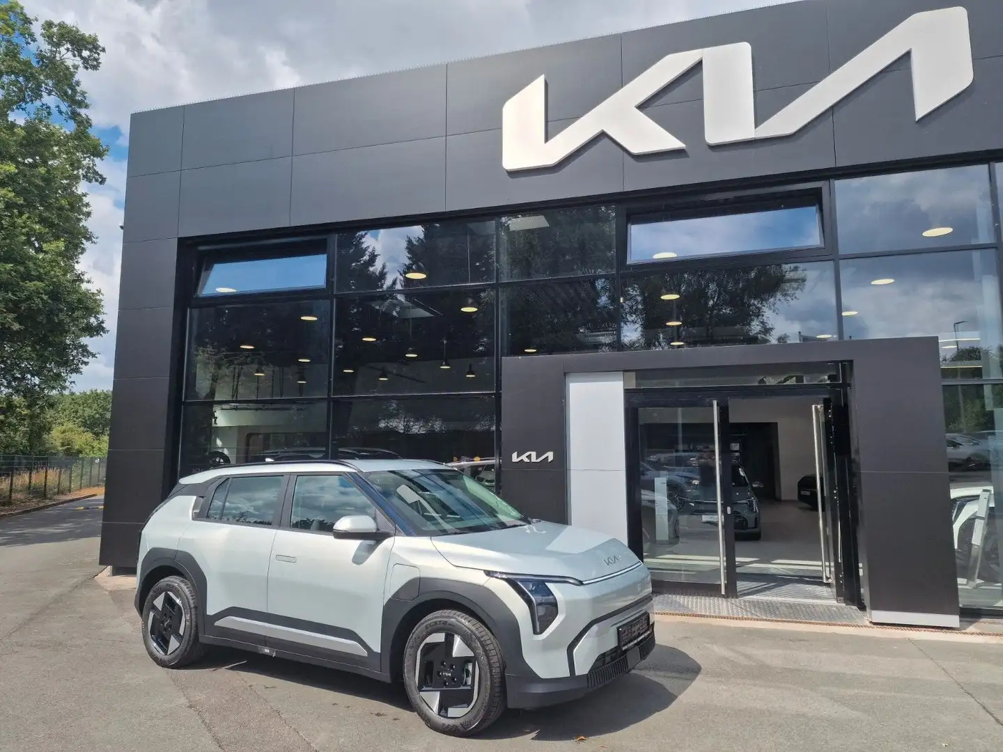 Kia EV3 150 kW Air*Navi*LED*WP*Sitzheizung Silber - 1