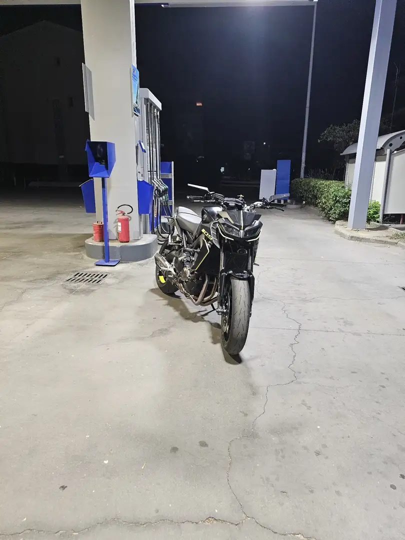 Yamaha MT-09 Schwarz - 2