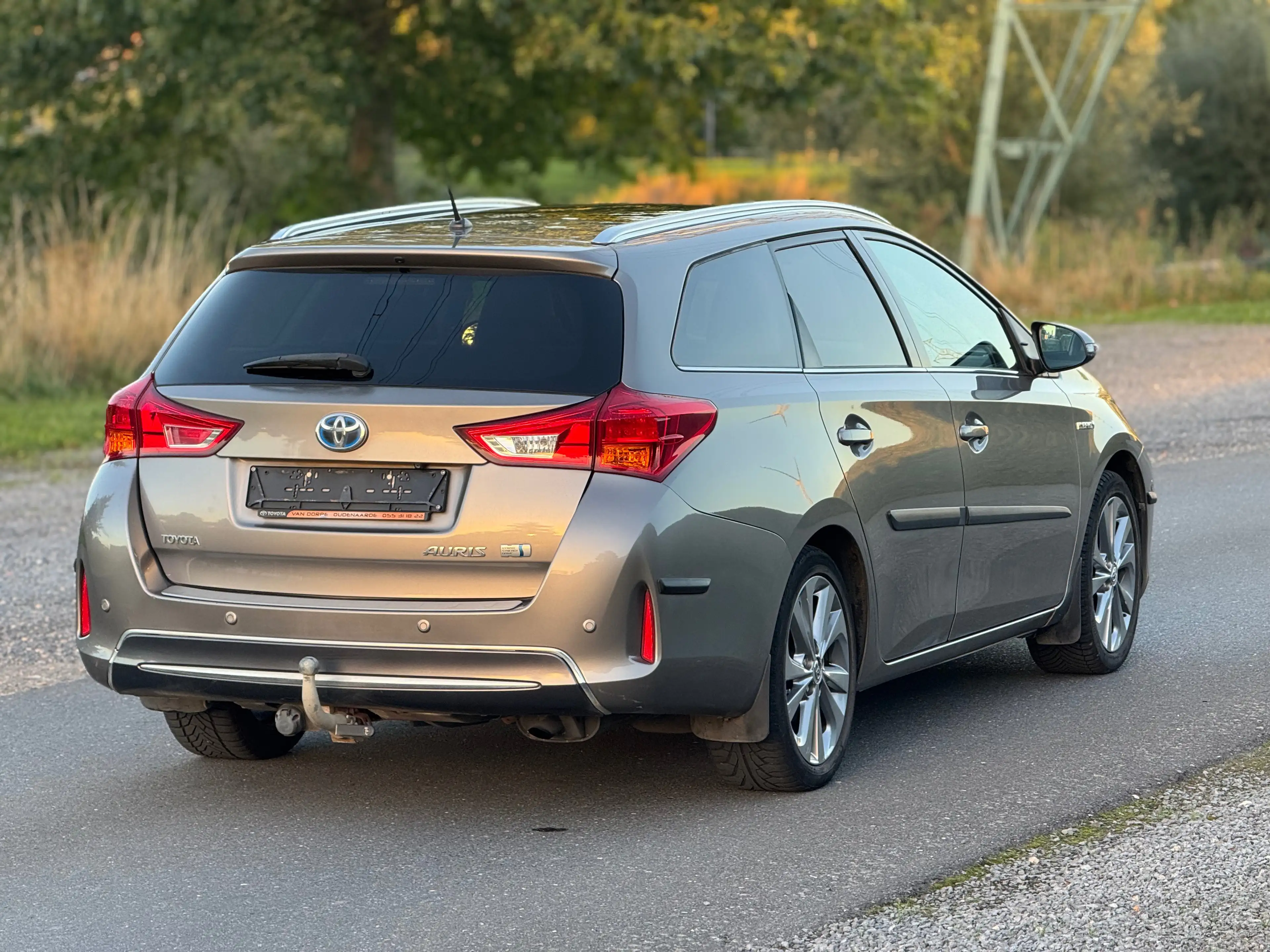 Toyota Auris Auris SW HEV 1.8i HSD Lounge CVT — photo 5