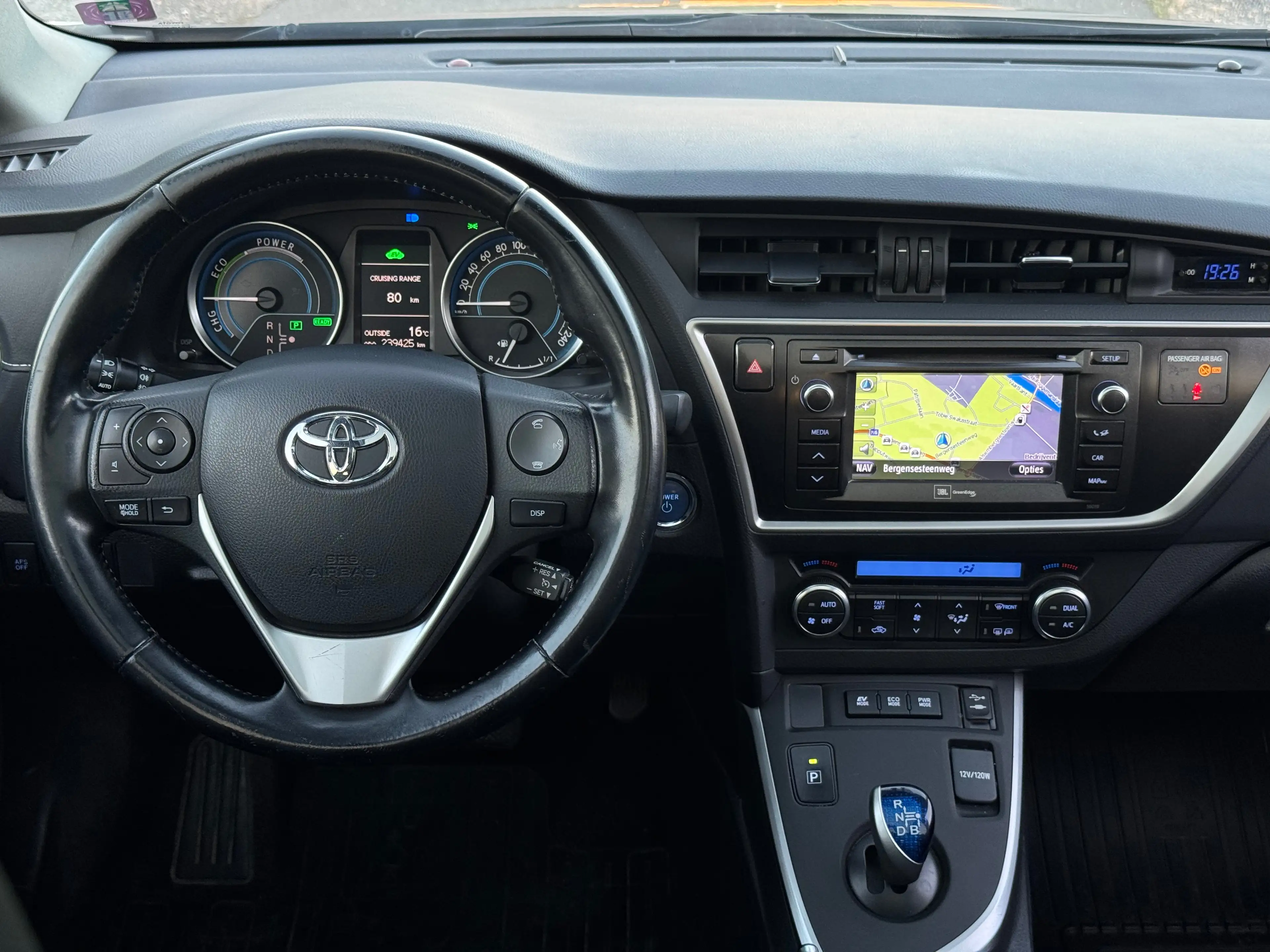Toyota Auris Auris SW HEV 1.8i HSD Lounge CVT — photo 8