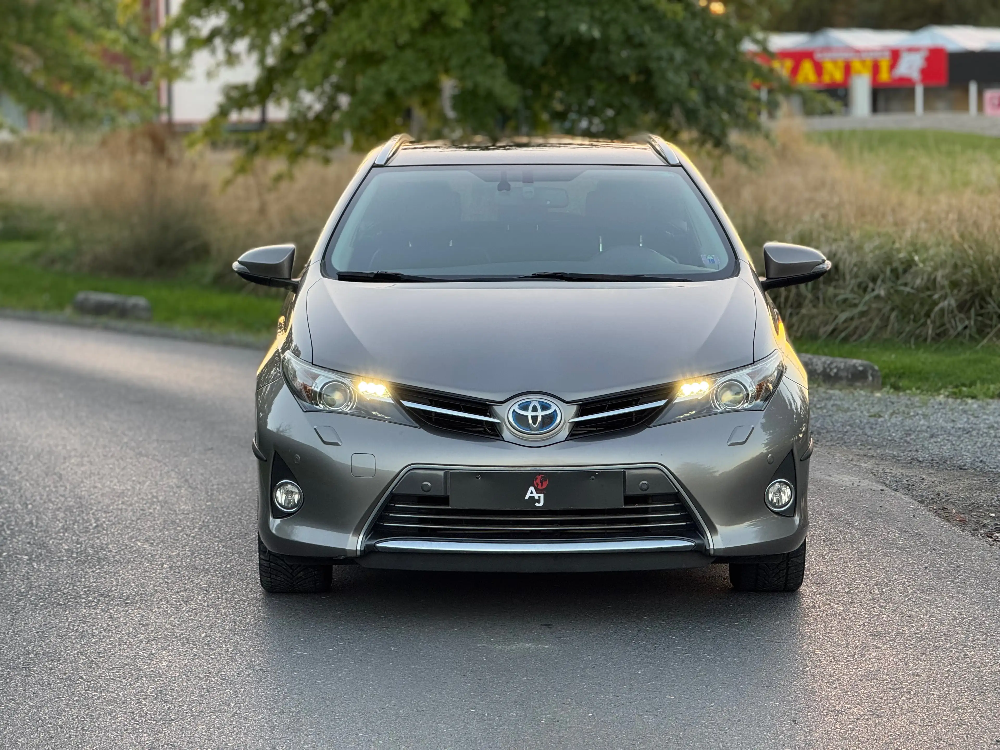 Toyota Auris Auris SW HEV 1.8i HSD Lounge CVT — photo 3