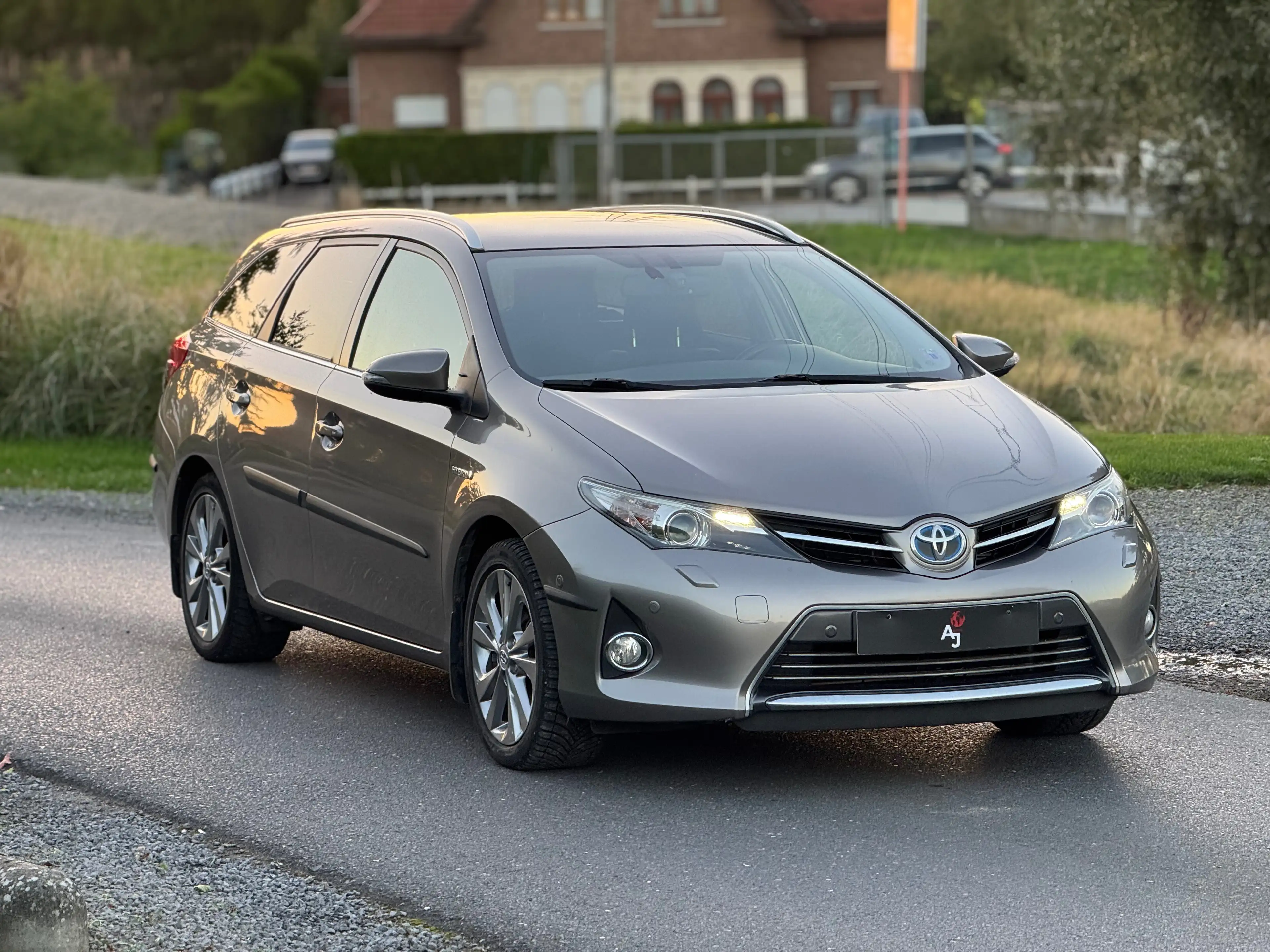 Toyota Auris Auris SW HEV 1.8i HSD Lounge CVT — photo 4