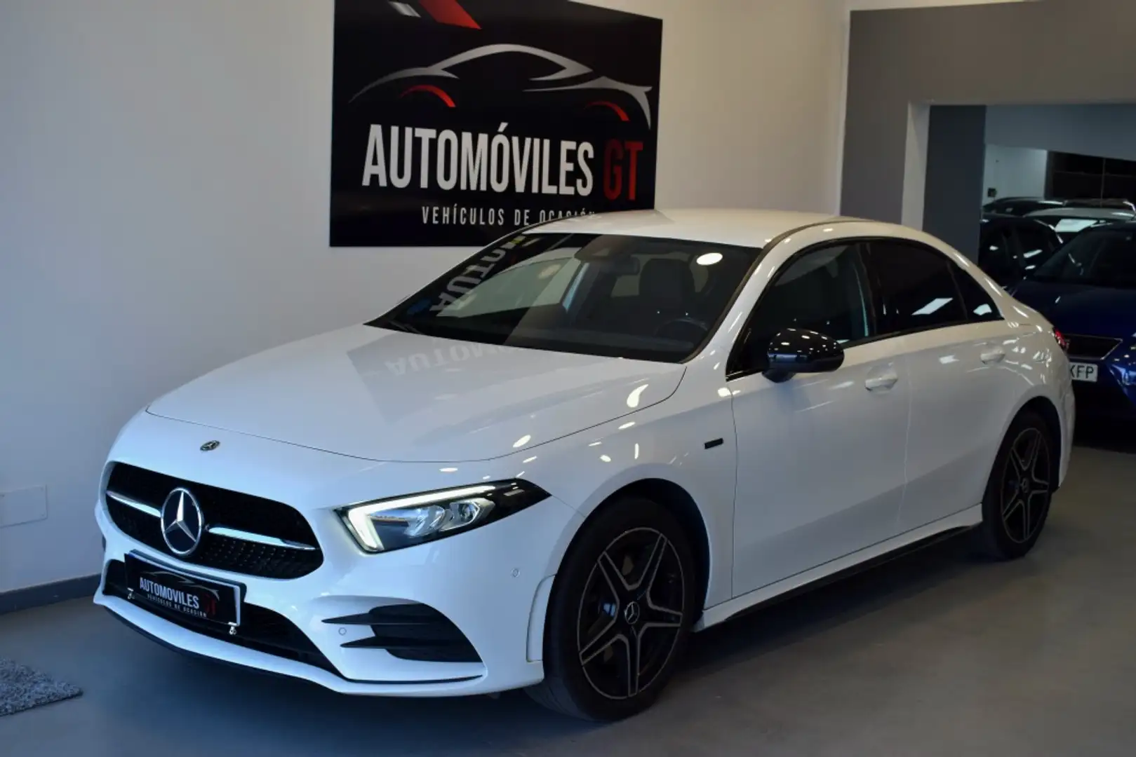 Mercedes-Benz A 250 250e Sedán 8G-DCT - 1