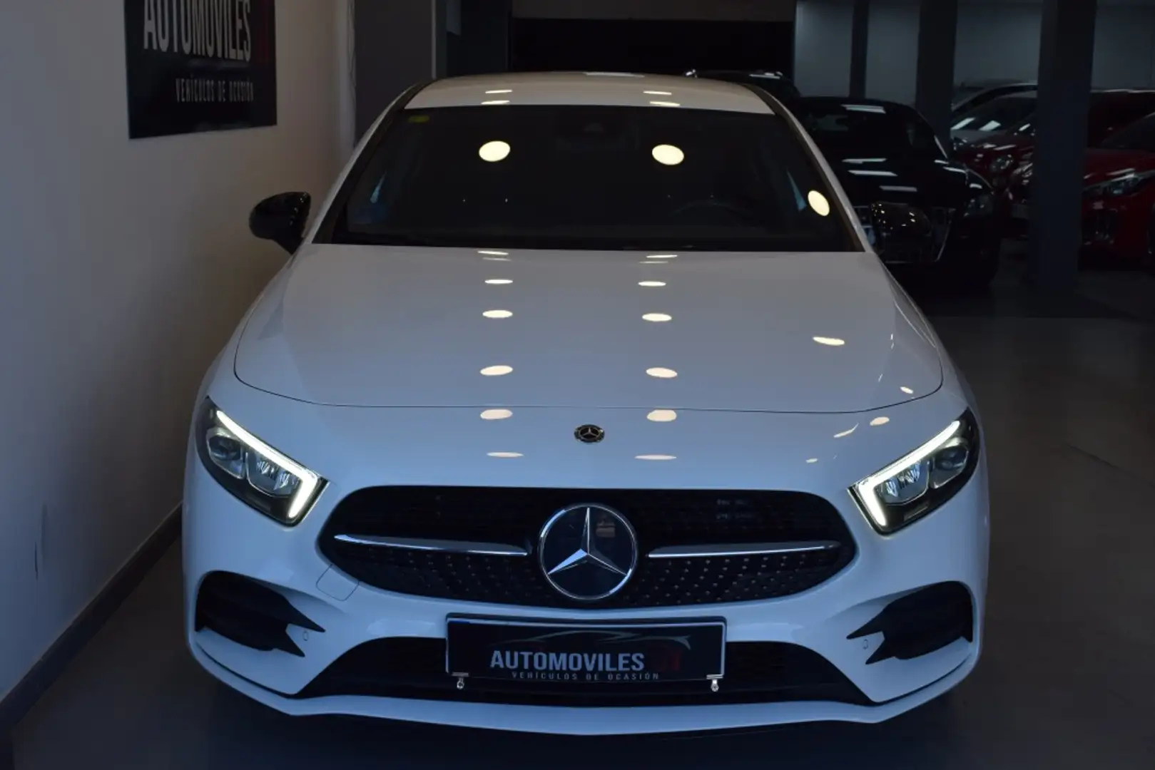 Mercedes-Benz A 250 250e Sedán 8G-DCT - 2