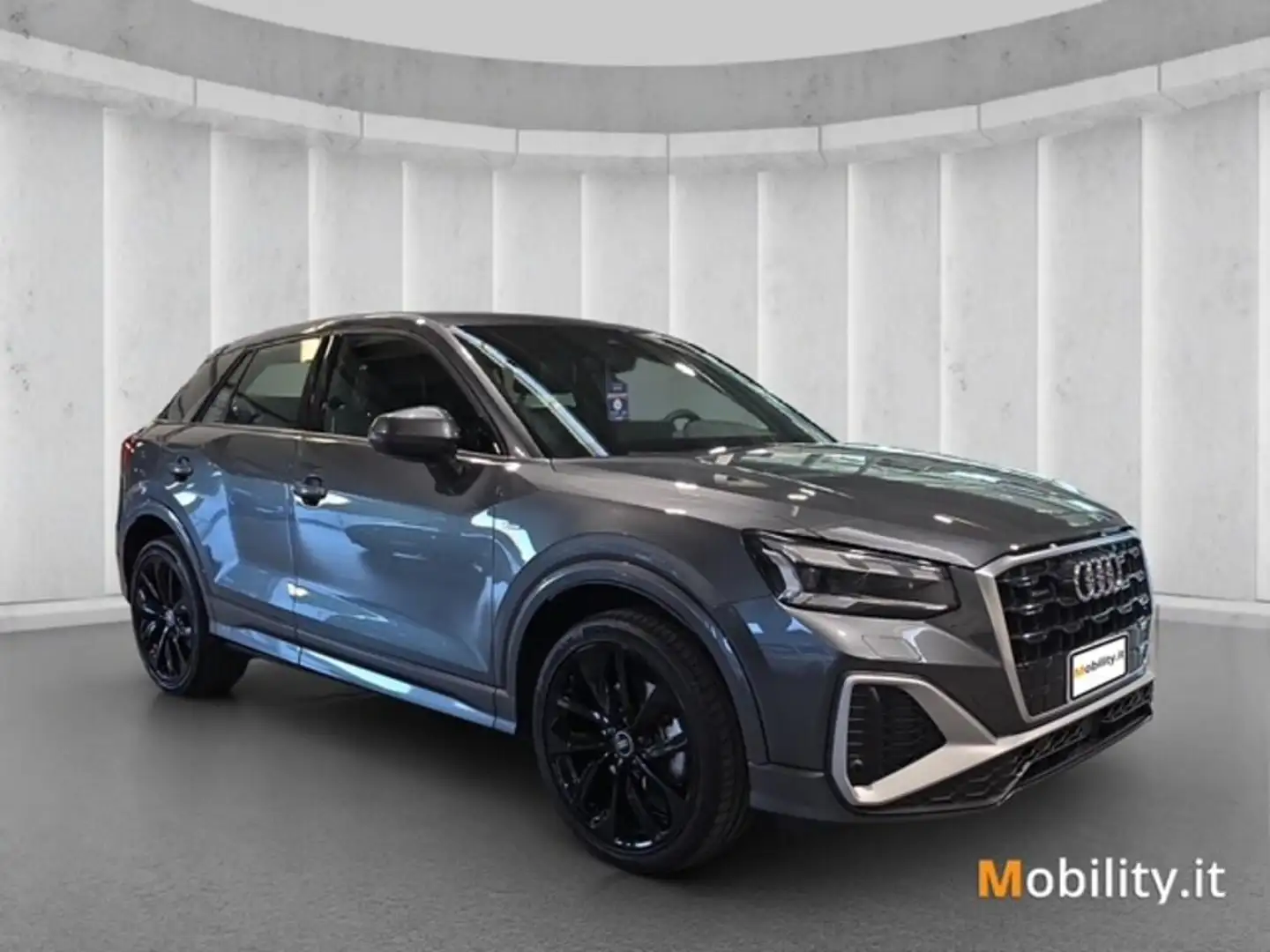 Audi Q2 40 2.0 tfsi Admired quattro s-tronic Grigio - 2