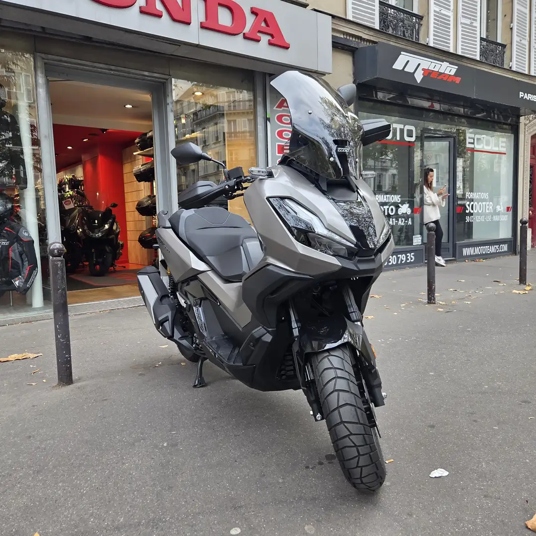 Honda ADV 350 Argent - 1