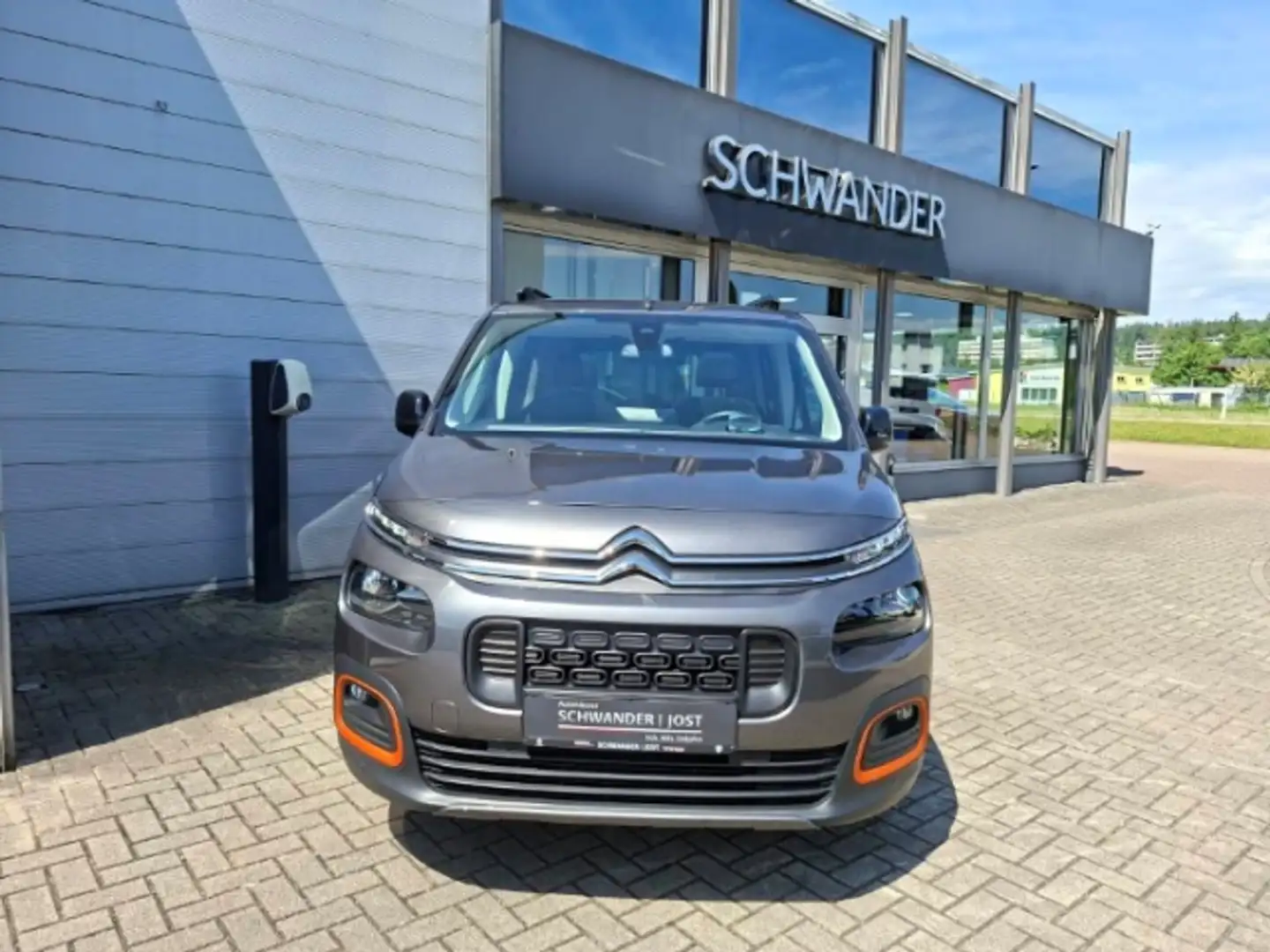 Citroen Berlingo Shine M PureTech 130 EAT8 *Sitzheizung,Navi uvm.* Grau - 2