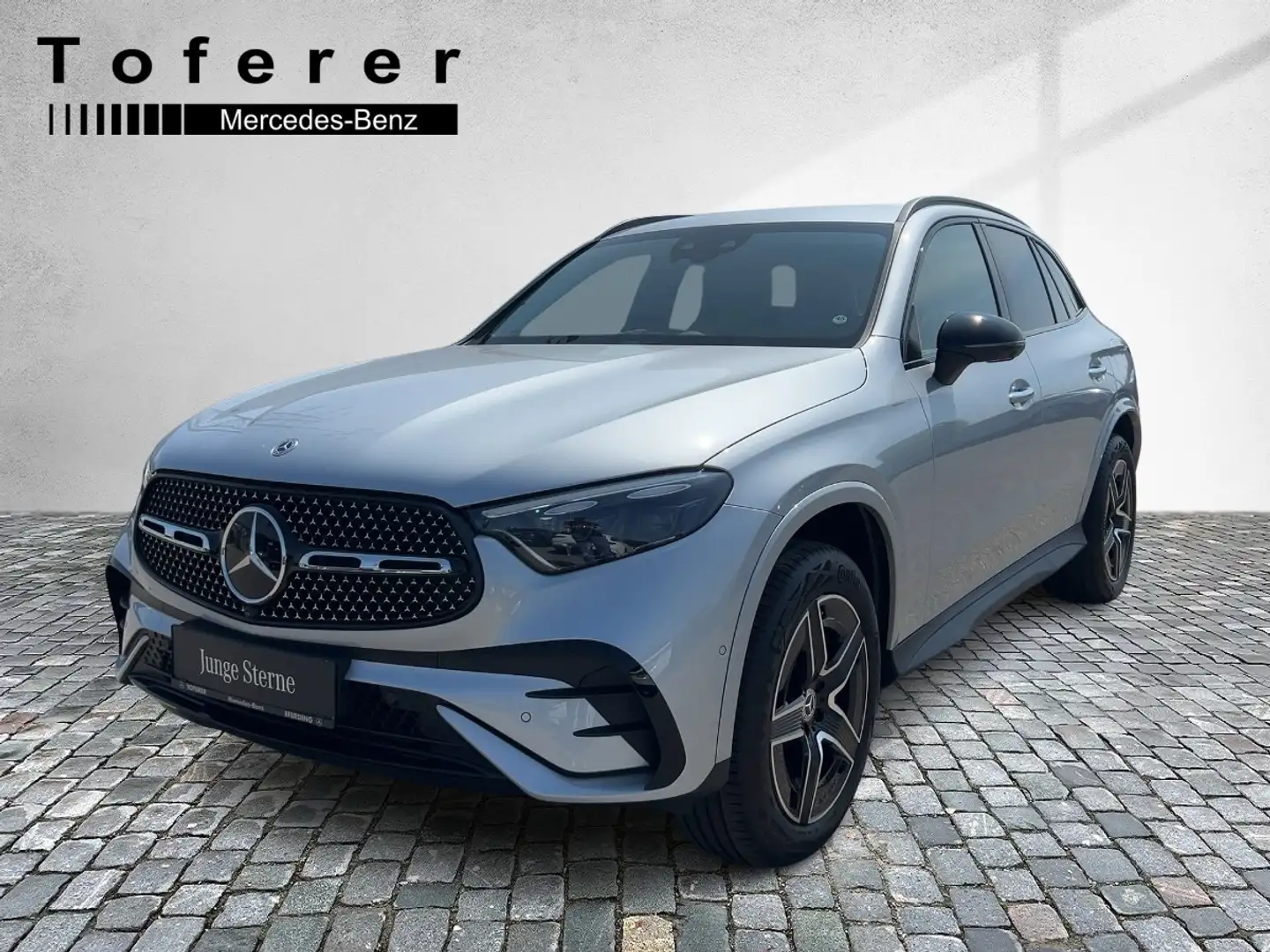 Mercedes-Benz GLC 300 de 4MATIC AMG Night FAP Distr MBUX Navi Silber - 2