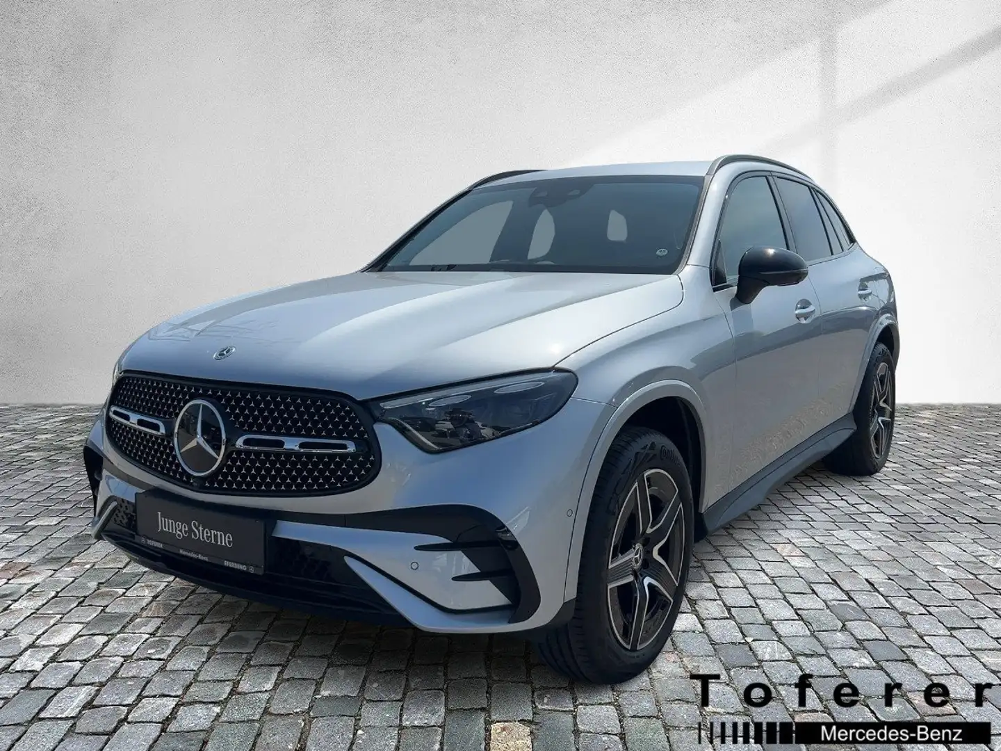 Mercedes-Benz GLC 300 de 4MATIC AMG Night FAP Distr MBUX Navi Silber - 2