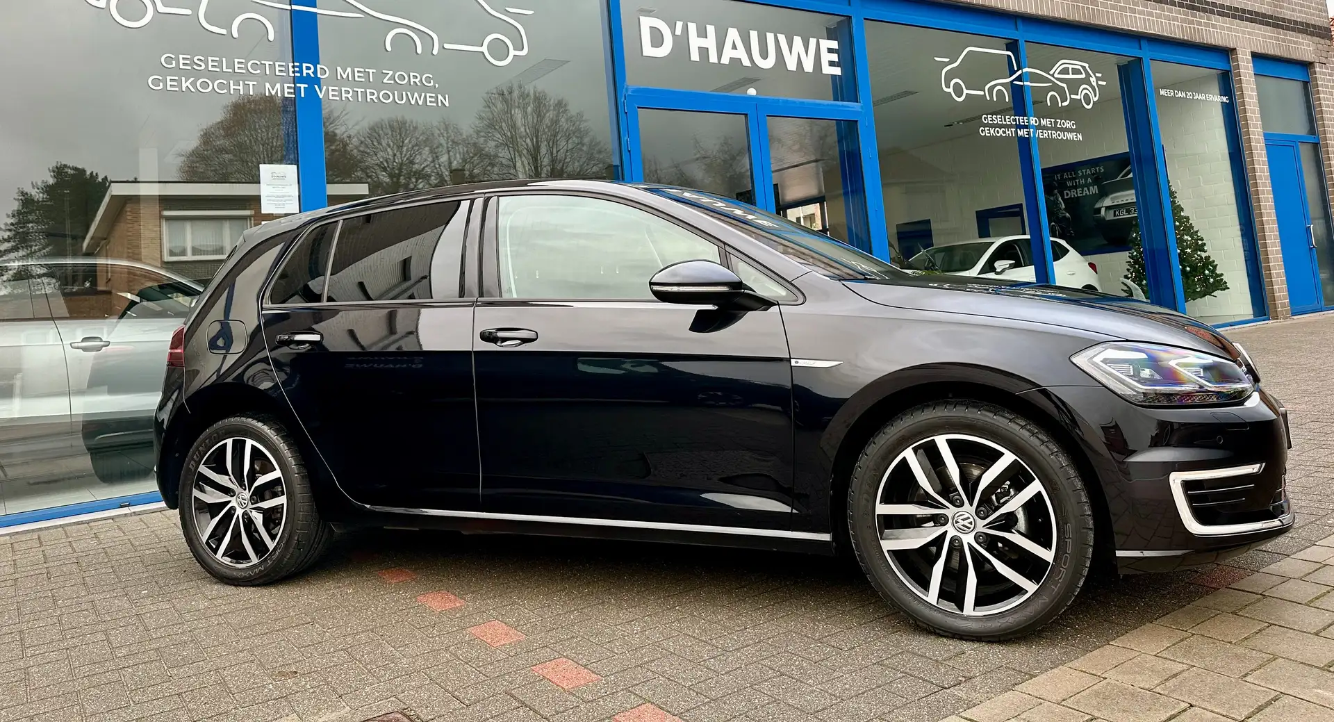 Volkswagen e-Golf *camera*actieve cruise control*verw. zetels*Apple Zwart - 2