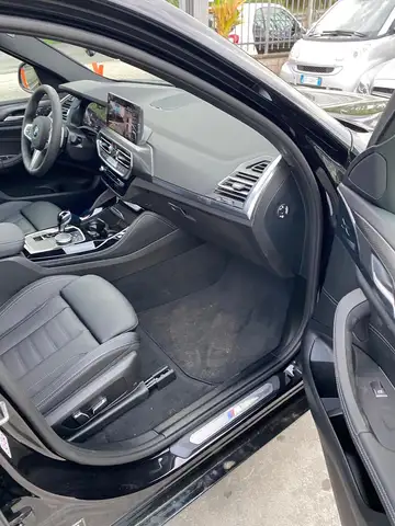 BMW X4 view 7