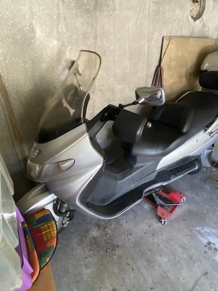 Suzuki Burgman 400