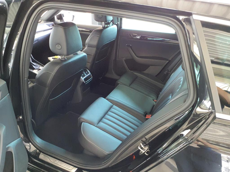 Skoda Superb Combi 2.0 TSI DSG 4x4 L&K AHK, RFK, Keyless, AC... — photo 6