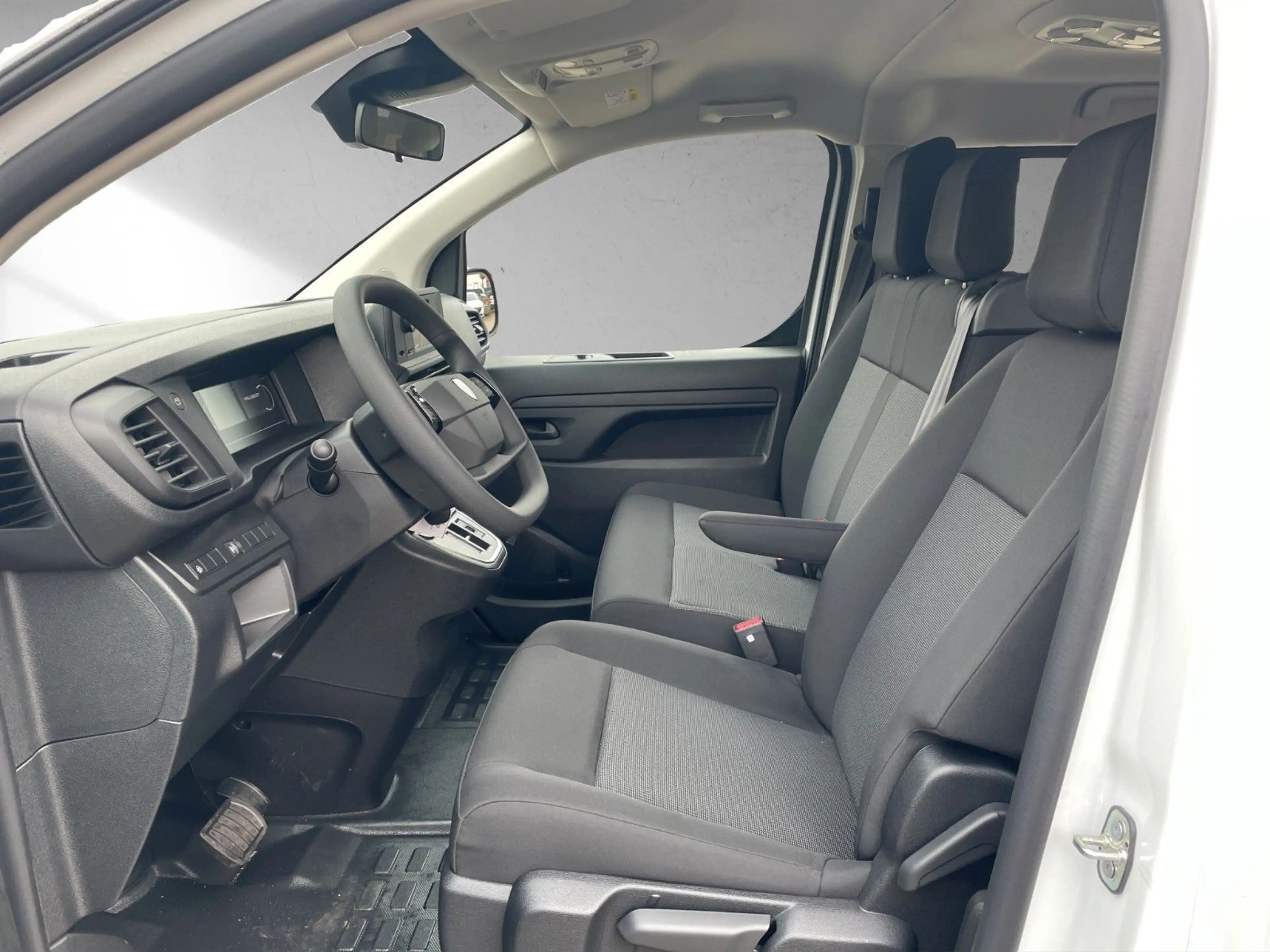 Peugeot Traveller /Expert BlueHDi 180 EAT8 Active L3 — photo 9
