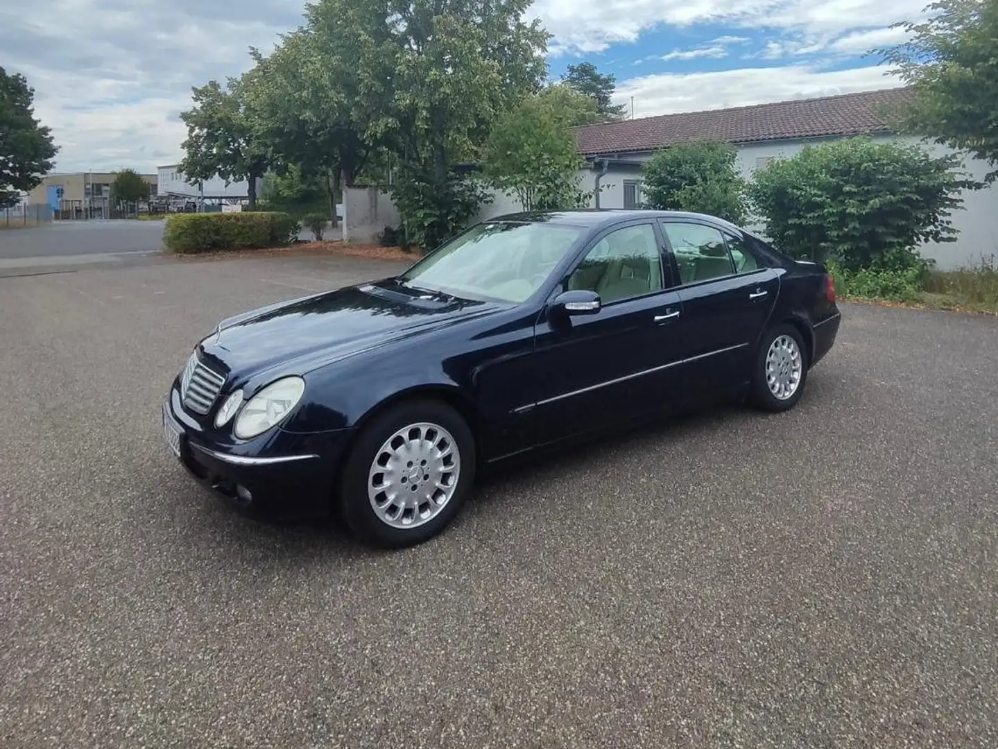 Mercedes-Benz E 200 Kompressor Automatik Blauw - 2