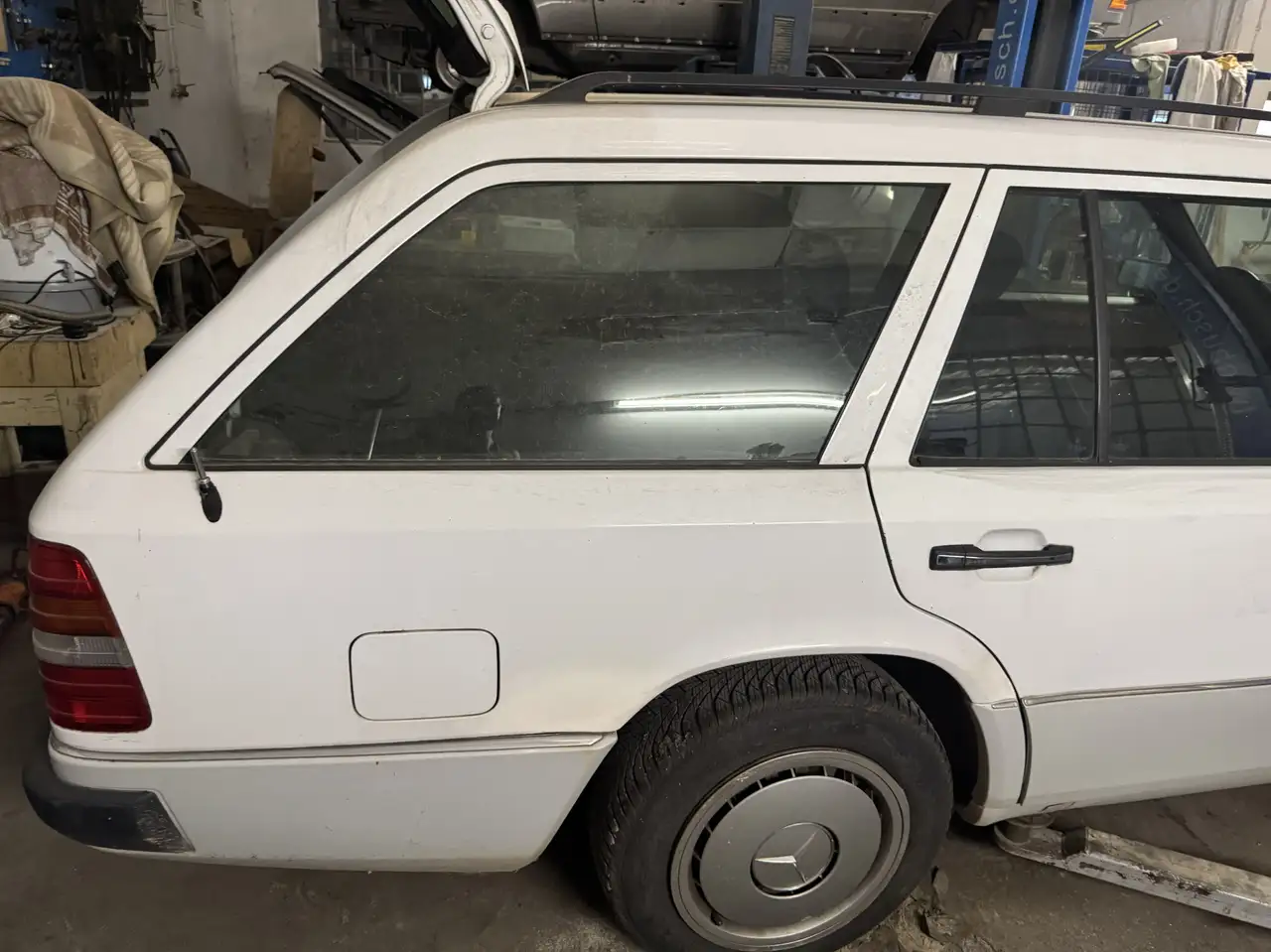 Mercedes-Benz E 250 TD, foto 7