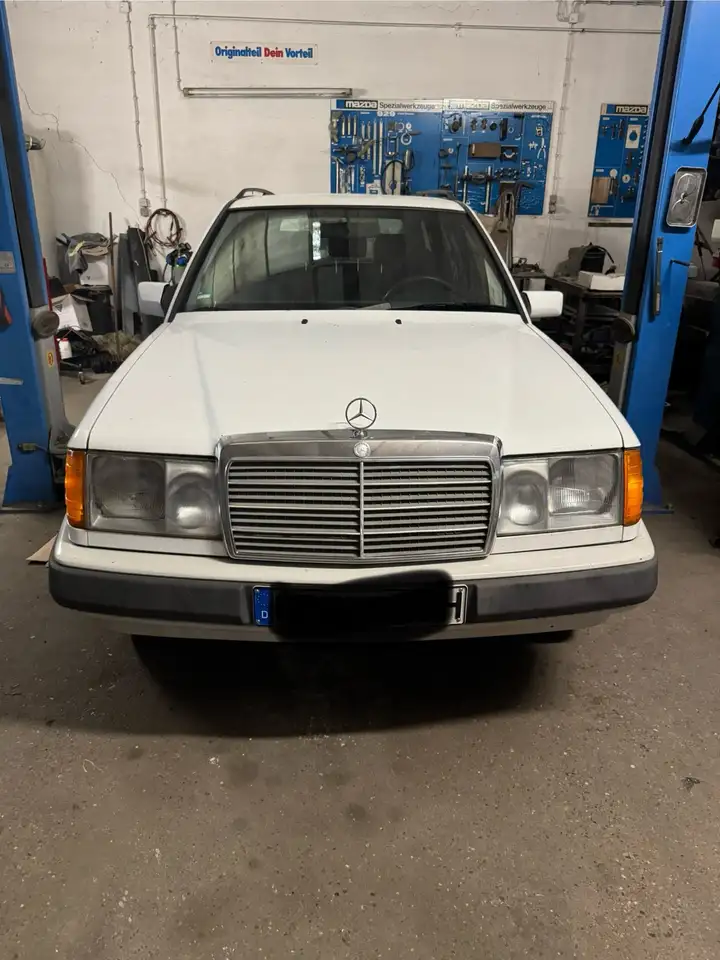 Mercedes-Benz E 250 TD, foto 3