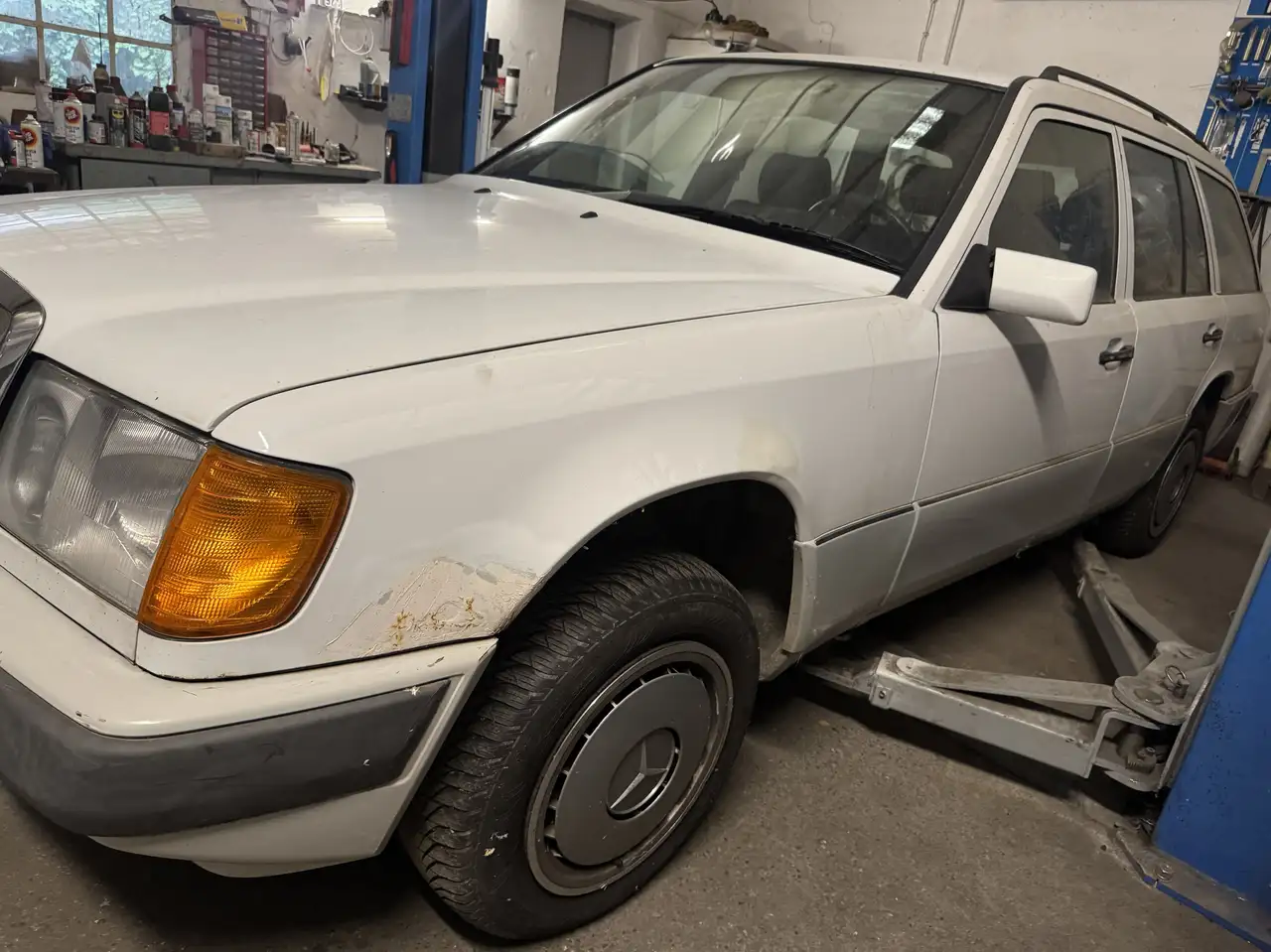 Mercedes-Benz E 250 TD, foto 4
