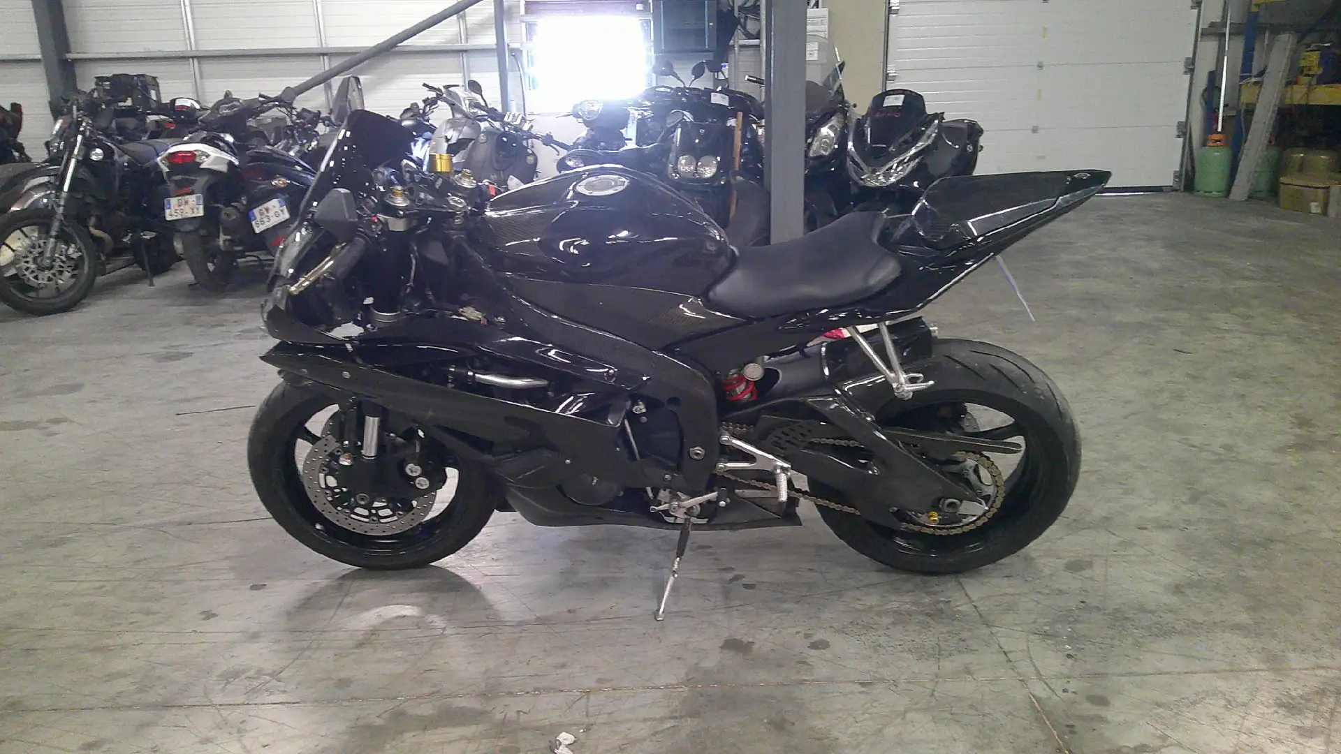Yamaha YZF-R6 - 1