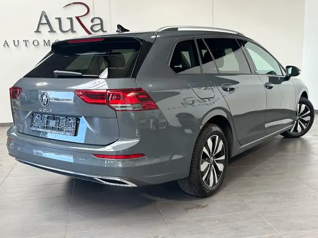 Volkswagen Golf view 4