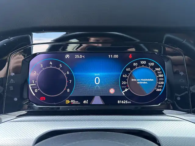 Volkswagen Golf view 13