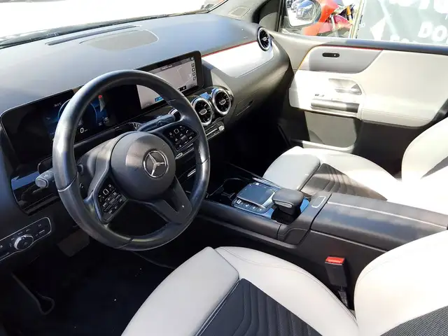 Mercedes-Benz B-Class view 11