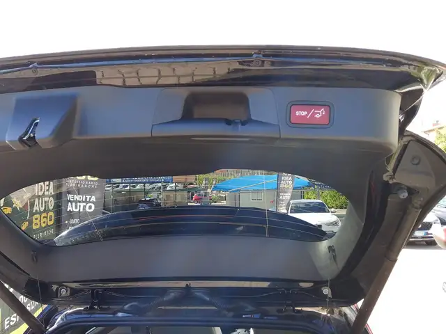 Mercedes-Benz B-Class view 9