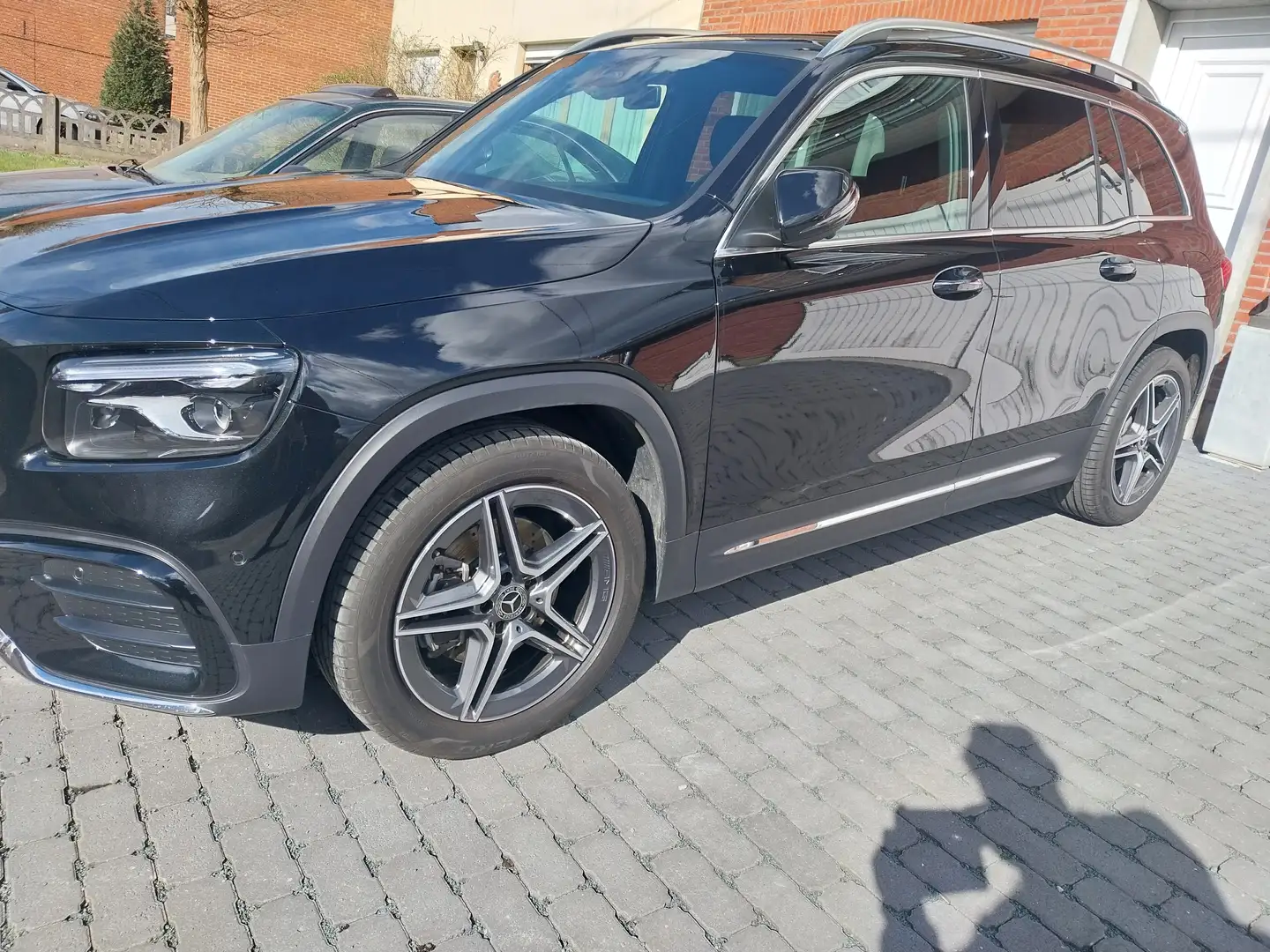 Mercedes-Benz GLB 180 GLB 180 7G-DCT AMG Line Advanced Plus Černá - 2