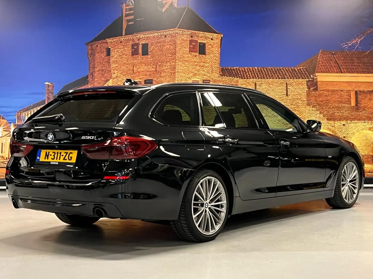 BMW 530 5-serie Touring 530i High Exe SportLine Aut Panoda Black - 2
