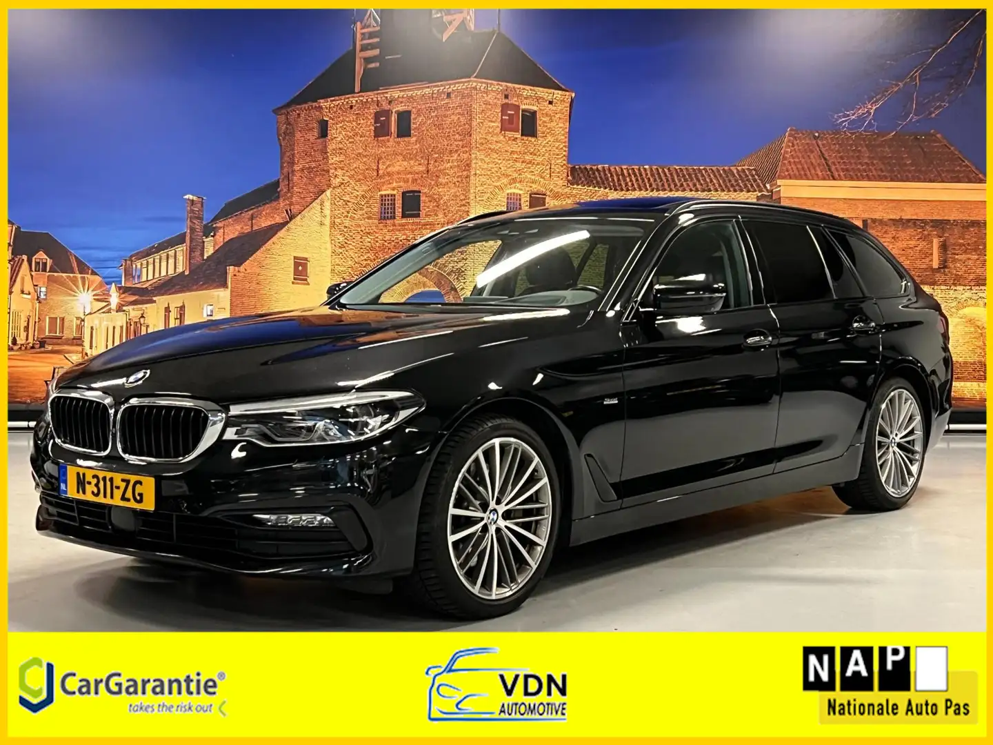 BMW 530 5-serie Touring 530i High Exe SportLine Aut Panoda Black - 1