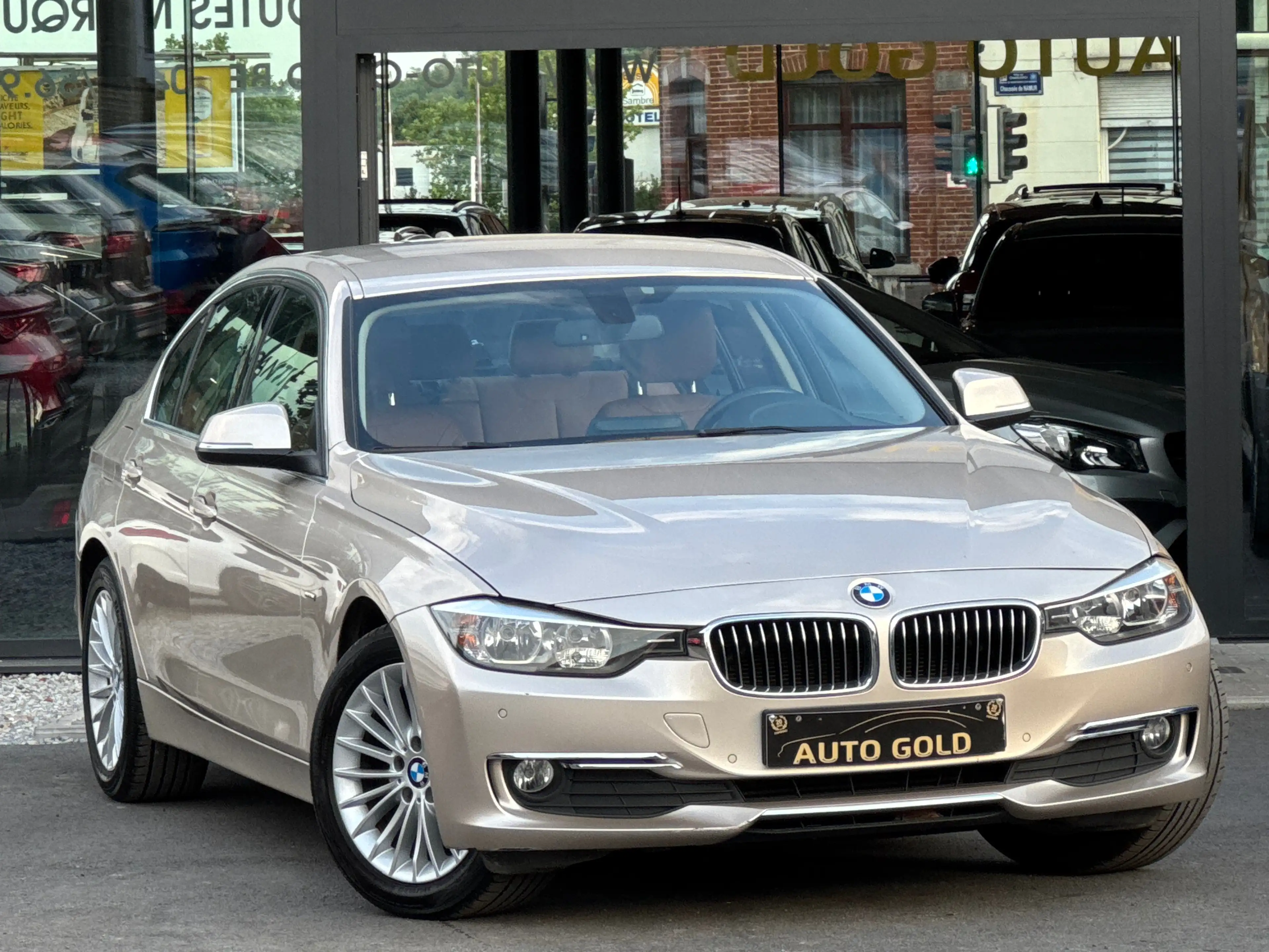 BMW 316 dA / LUXURY EDITION / BOITE AUTO / FULLOPTIONS / 1PROP CARNET BMW