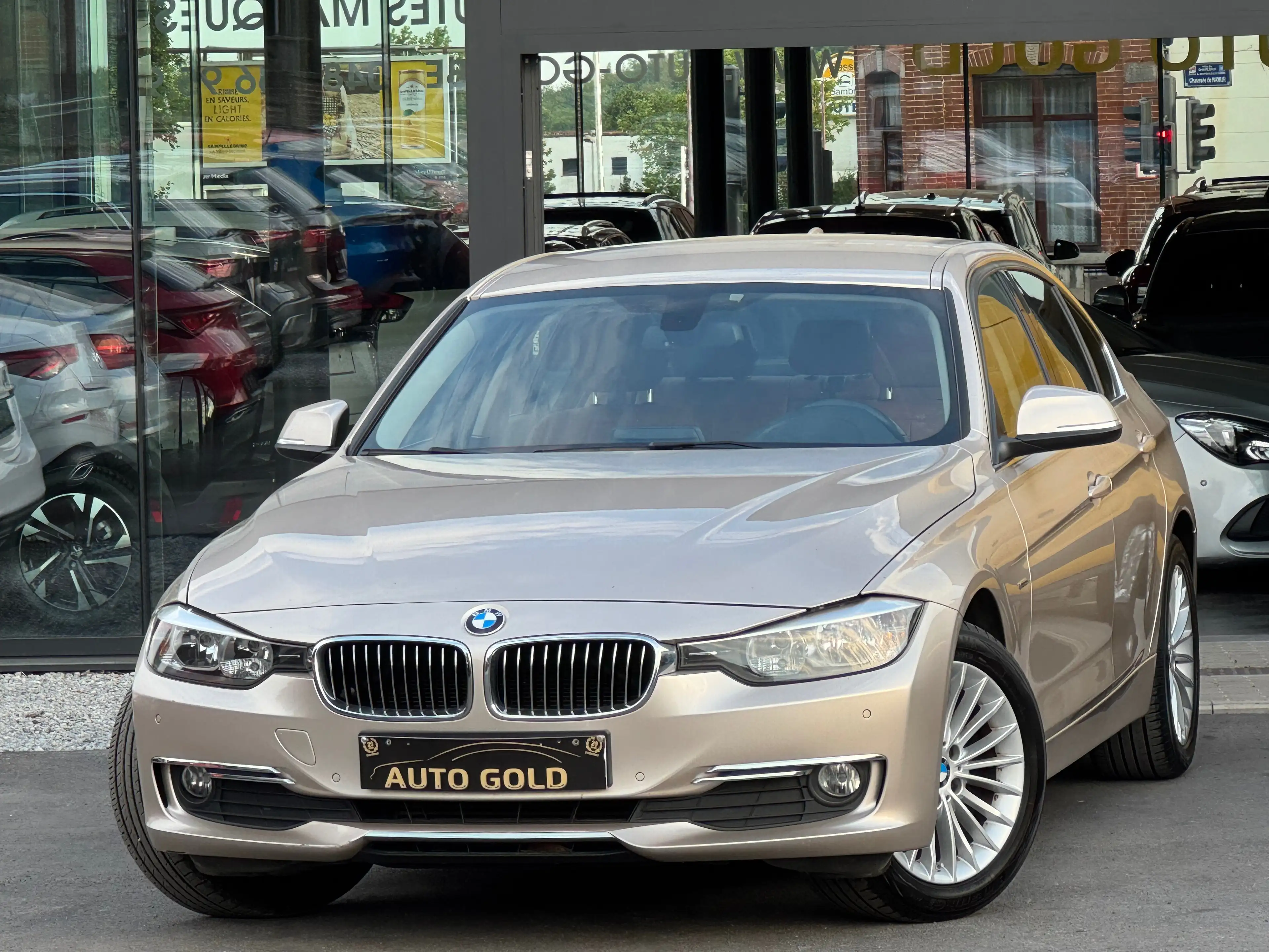 BMW 316 dA / LUXURY EDITION / BOITE AUTO / FULLOPTIONS / 1PROP CARNET BMW — photo 12
