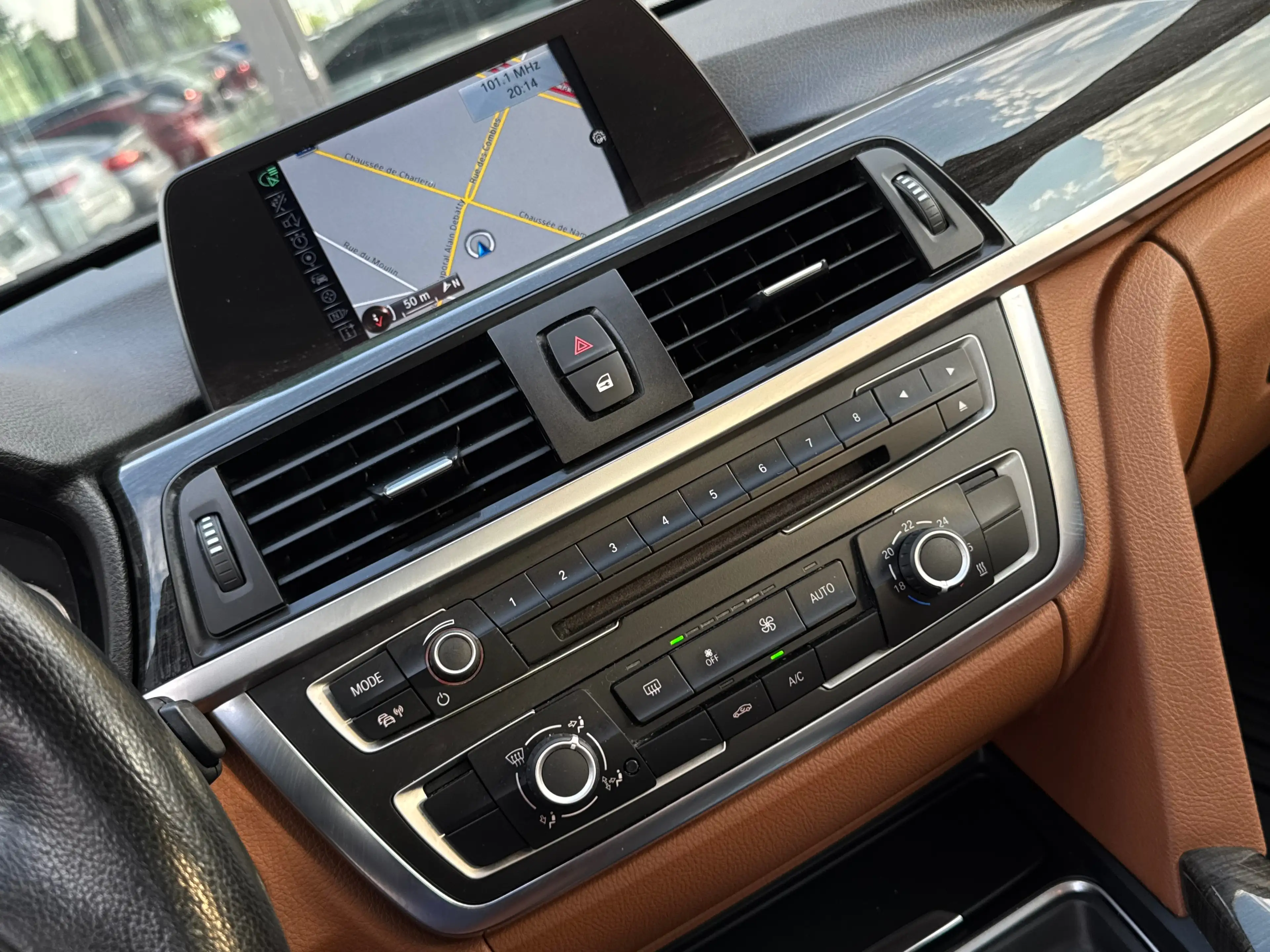 BMW 316 dA / LUXURY EDITION / BOITE AUTO / FULLOPTIONS / 1PROP CARNET BMW — photo 8