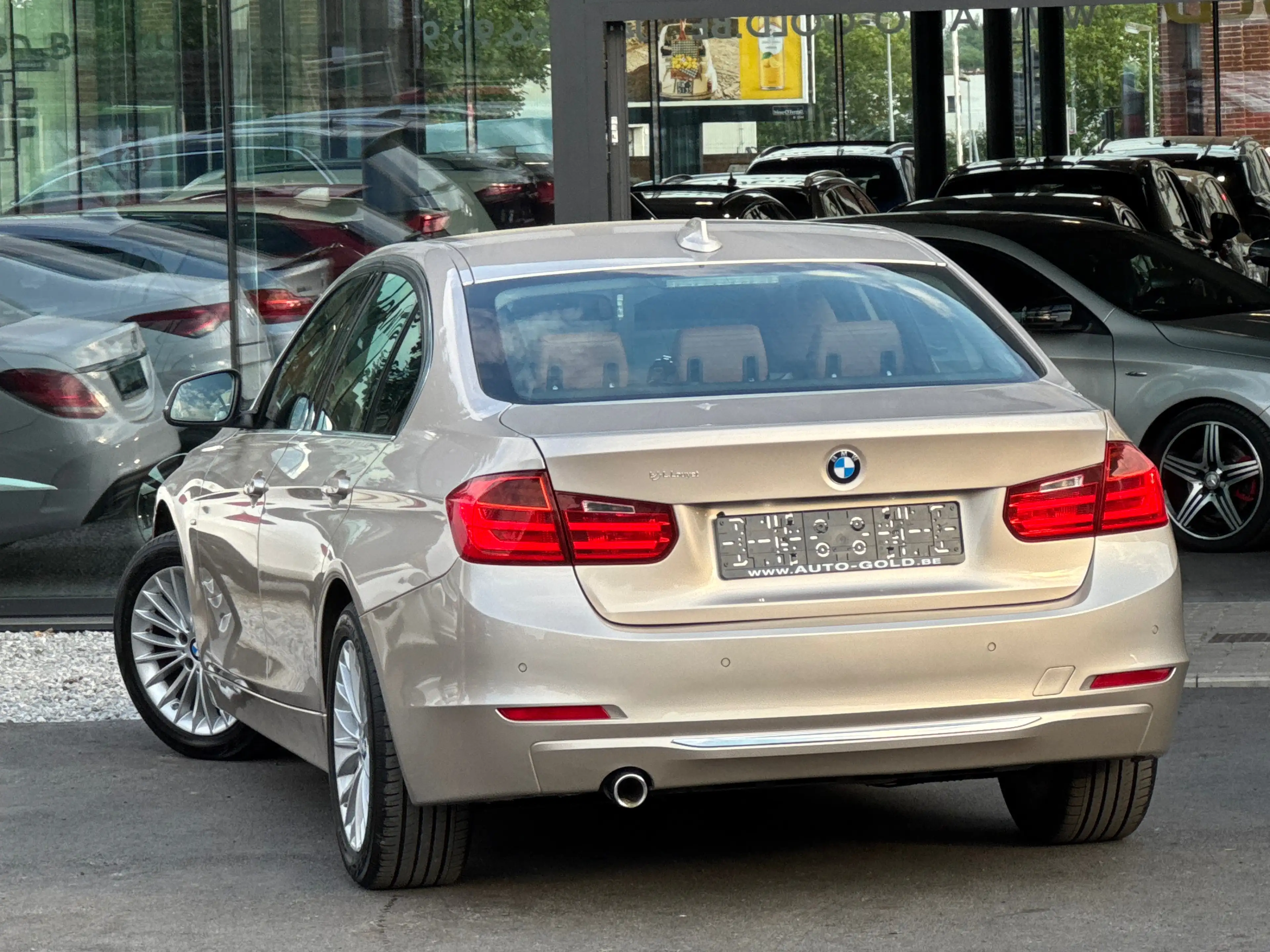 BMW 316 dA / LUXURY EDITION / BOITE AUTO / FULLOPTIONS / 1PROP CARNET BMW — photo 3