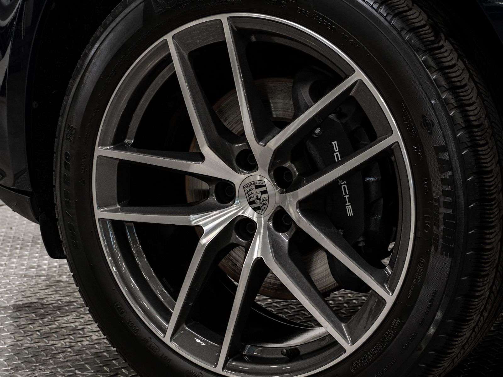 2023 Porsche Macan Fresh New Arrival, Low Mileage, Full Services, Ple thumb 12