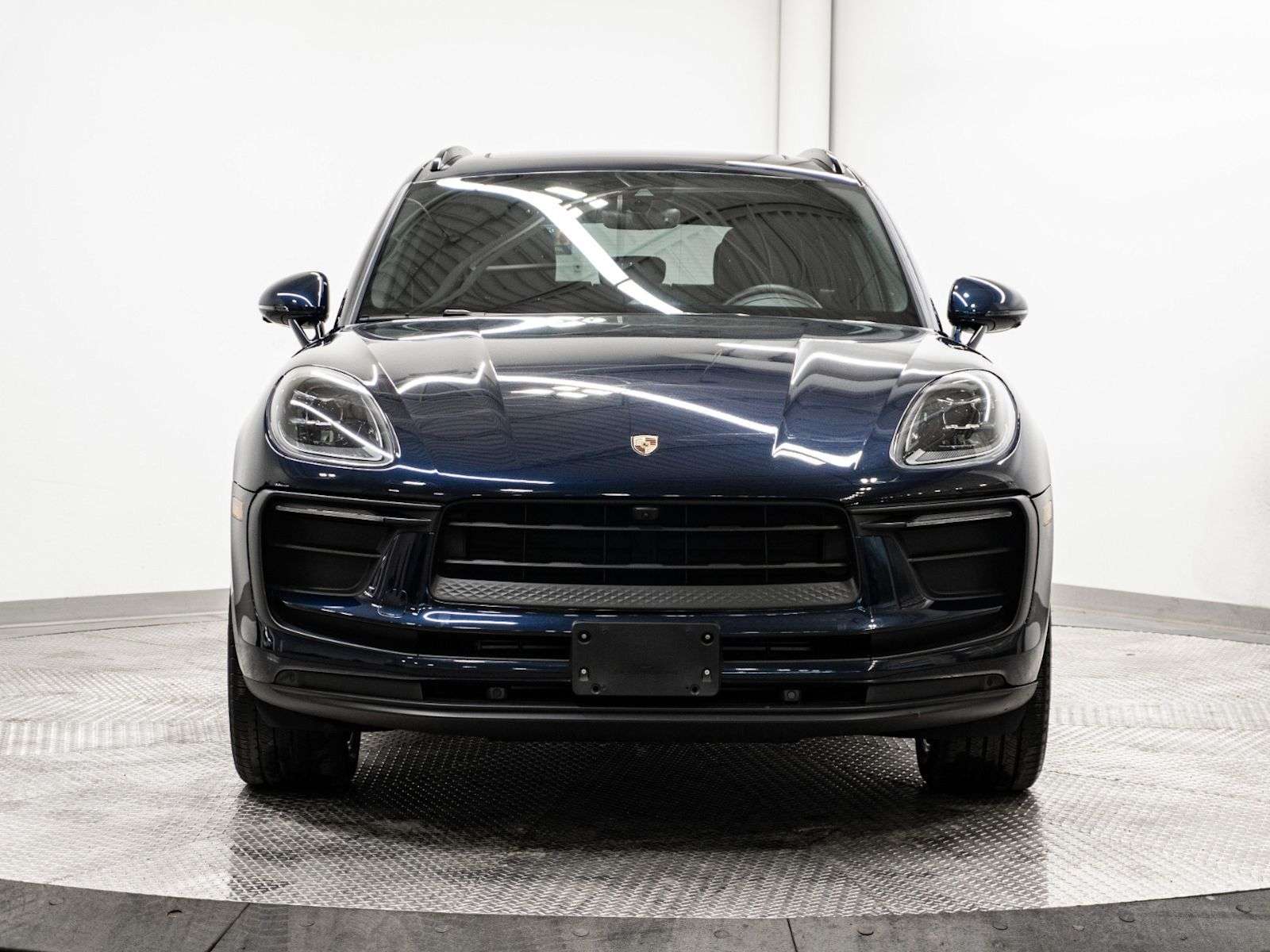 2023 Porsche Macan Fresh New Arrival, Low Mileage, Full Services, Ple thumb 8