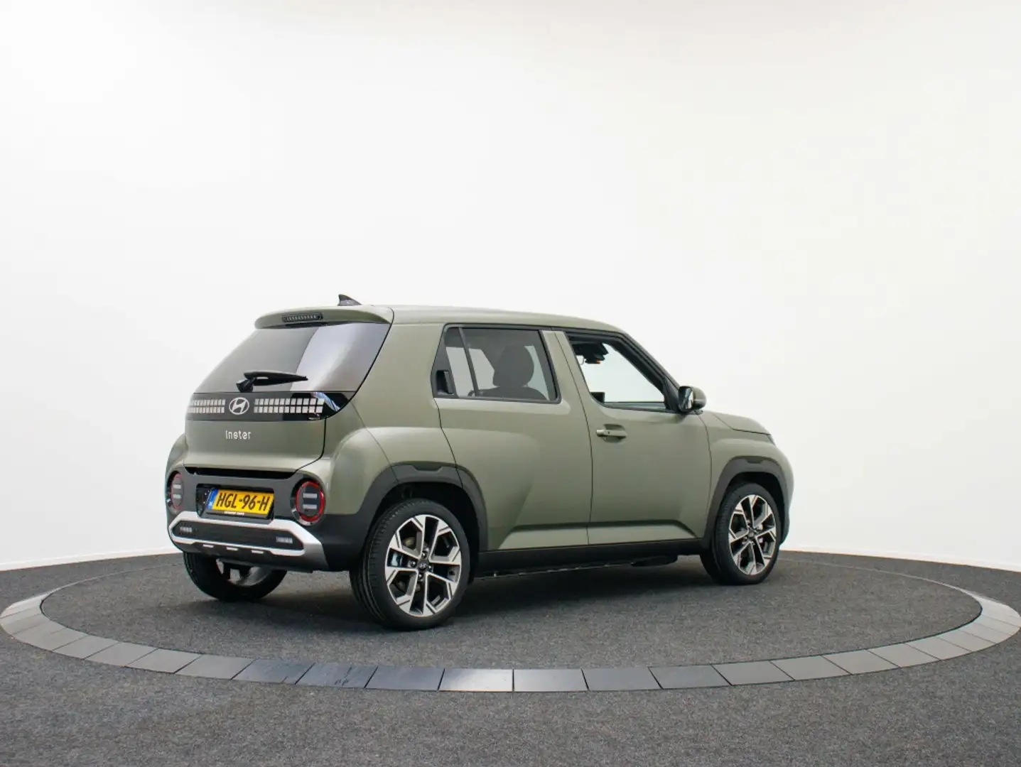 Hyundai Inster Pulse 49 kWh | DEMO | 17" LMV | Winter-pack Groen - 2