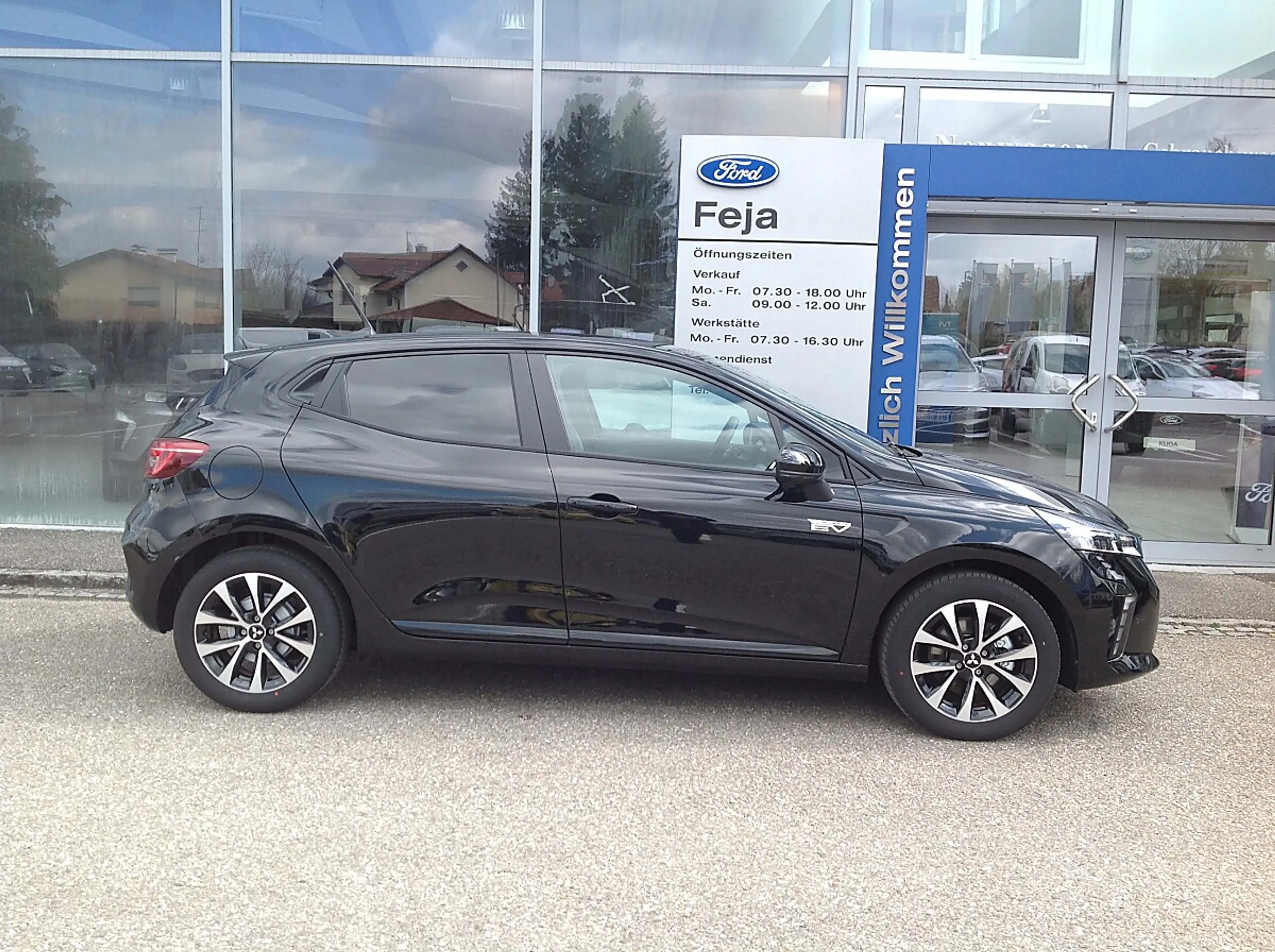 Mitsubishi Colt 1,6 HEV Intense — photo 4