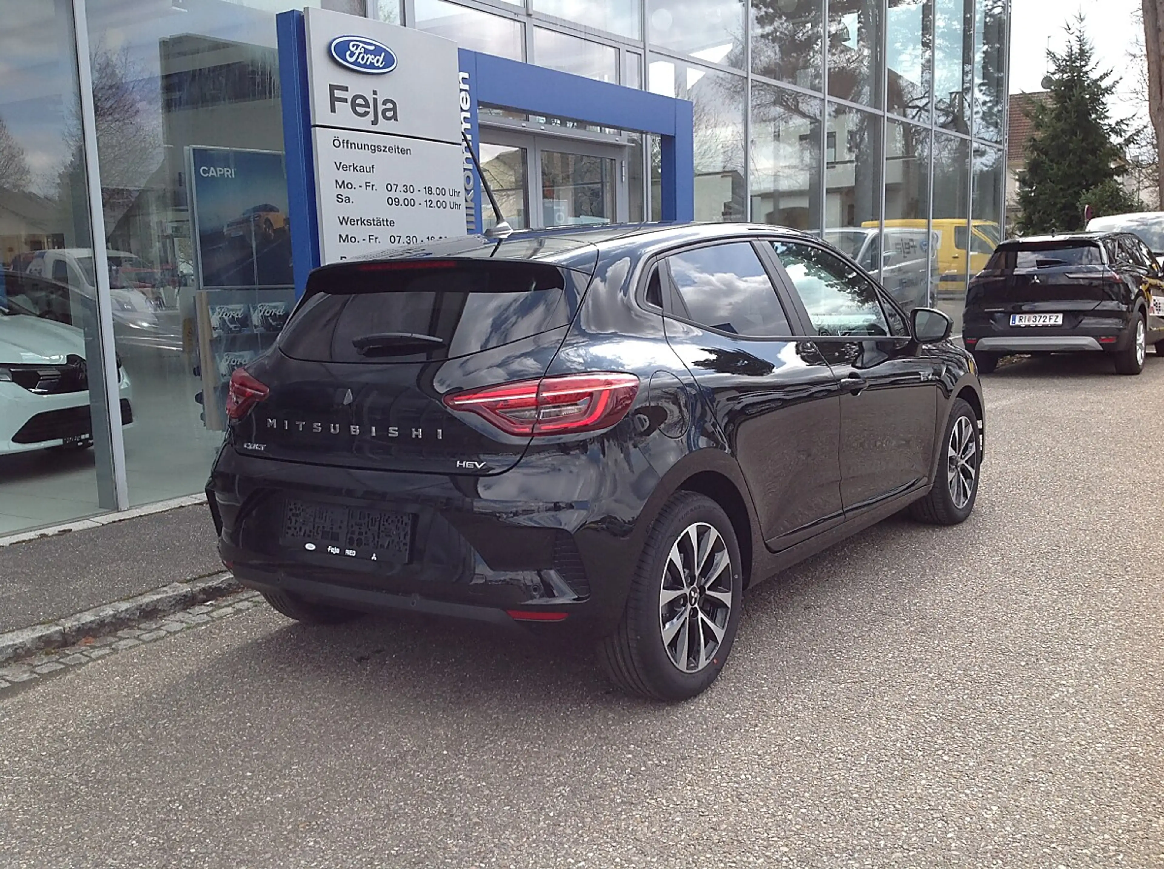 Mitsubishi Colt 1,6 HEV Intense — photo 5
