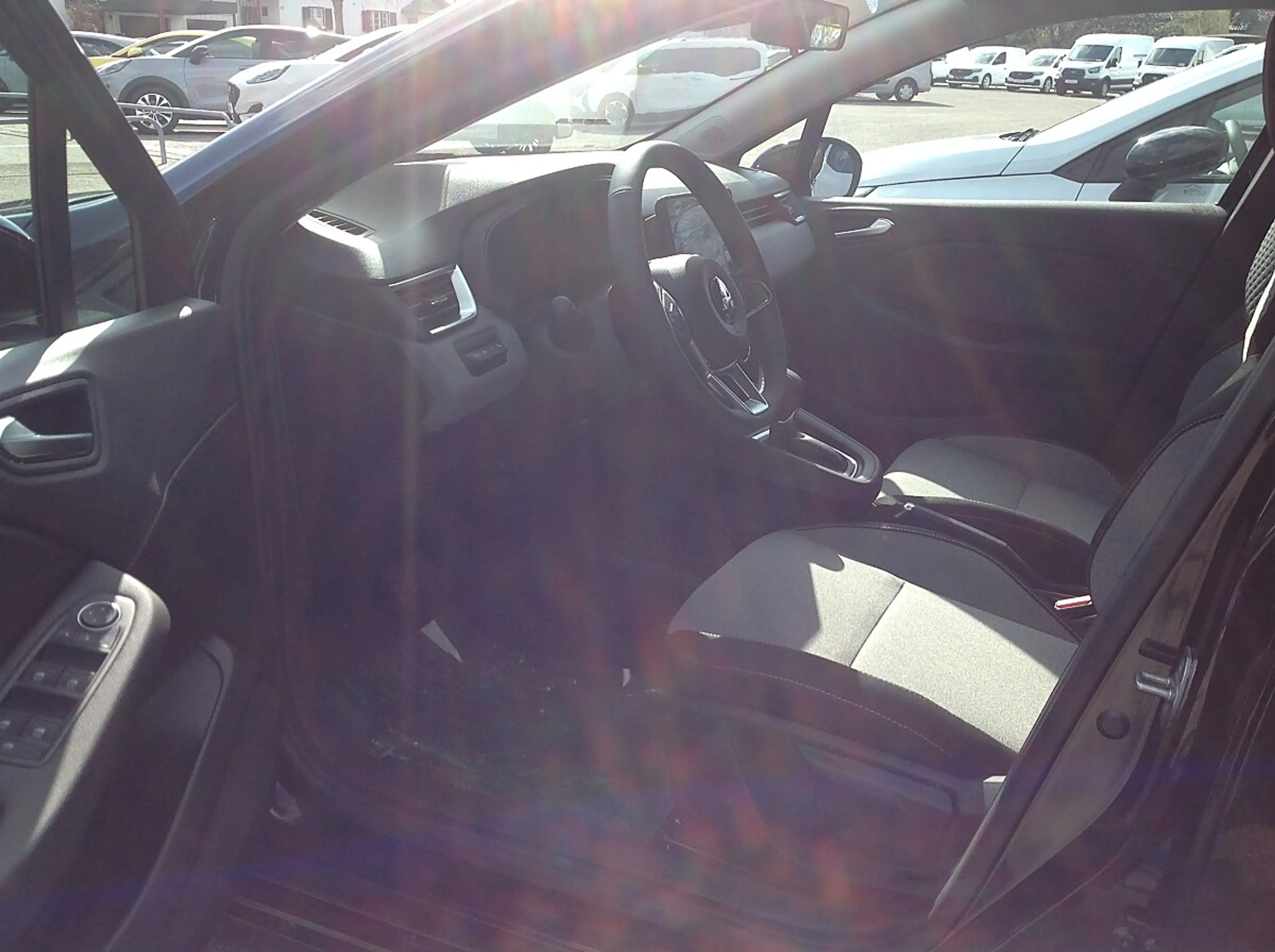 Mitsubishi Colt 1,6 HEV Intense — photo 12