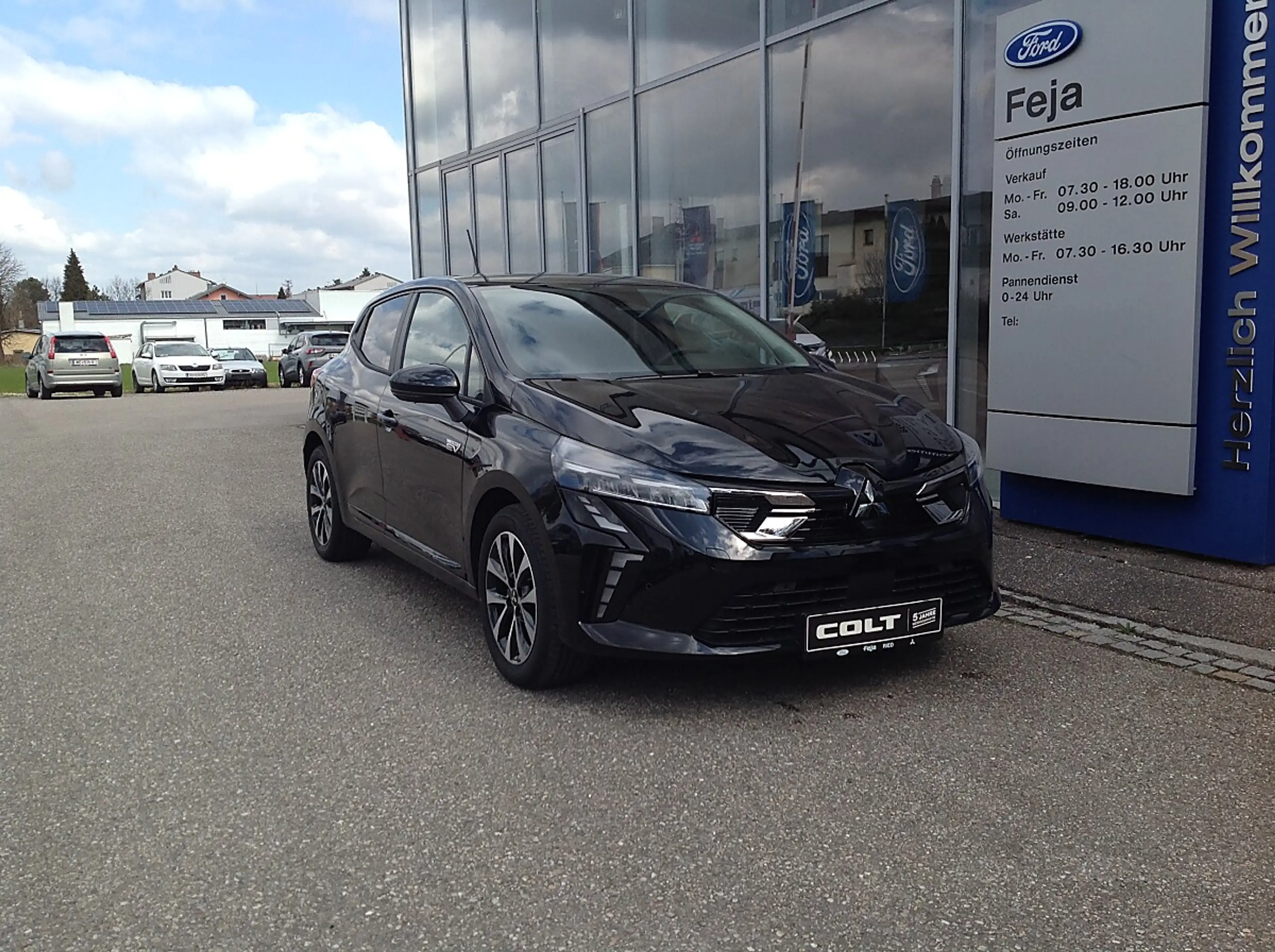 Mitsubishi Colt 1,6 HEV Intense — photo 3
