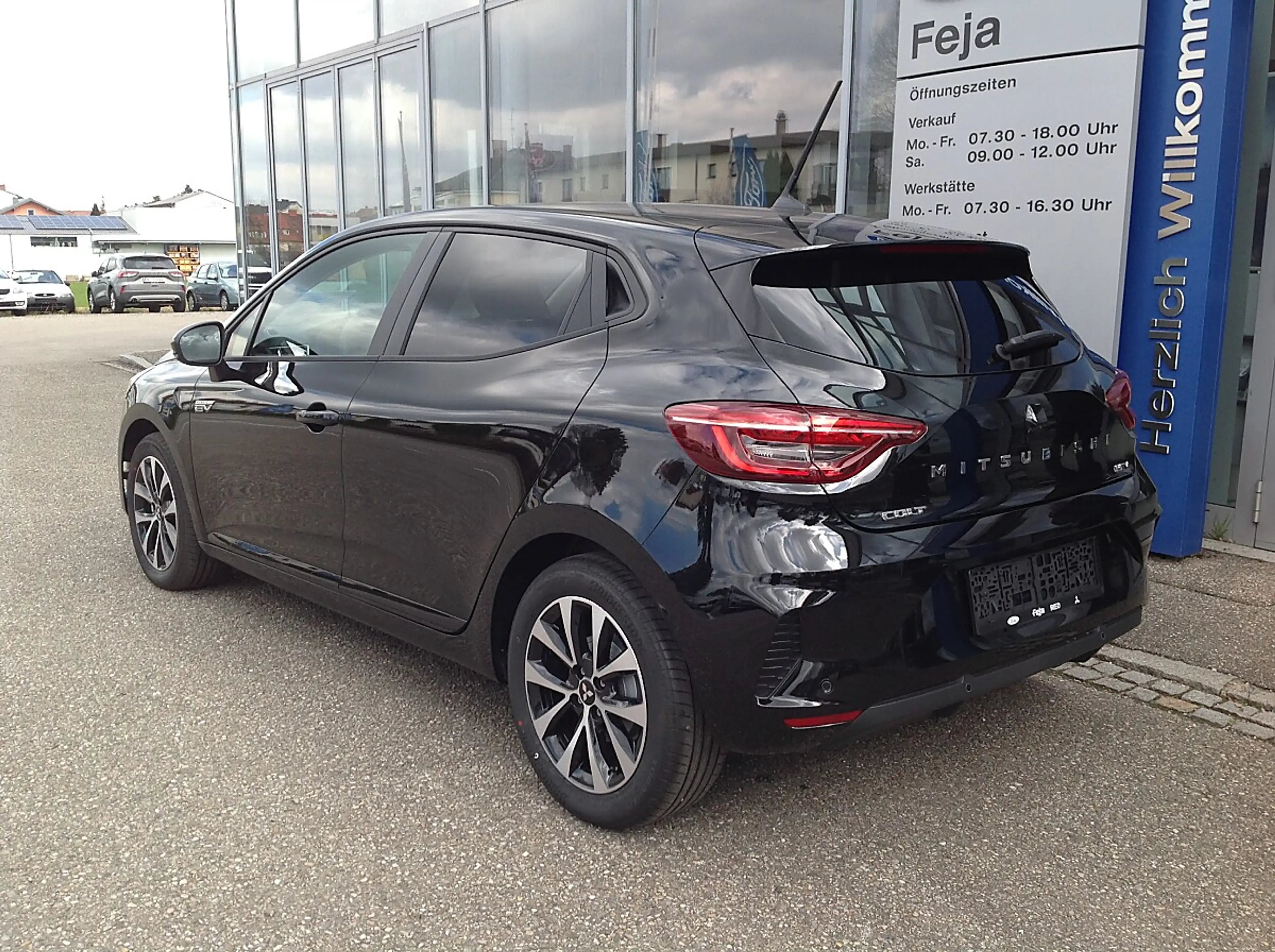 Mitsubishi Colt 1,6 HEV Intense — photo 10